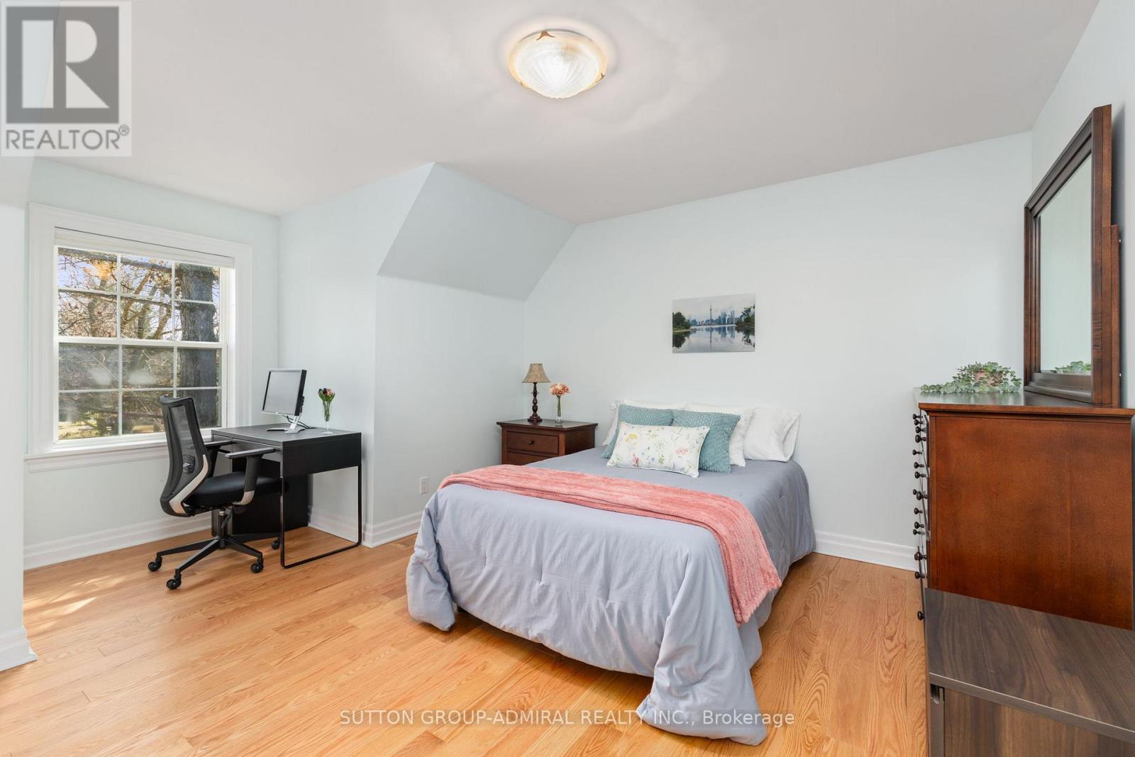 54 Starlight Crescent, Richmond Hill, Ontario  L4C 4X5 - Photo 29 - N12962792