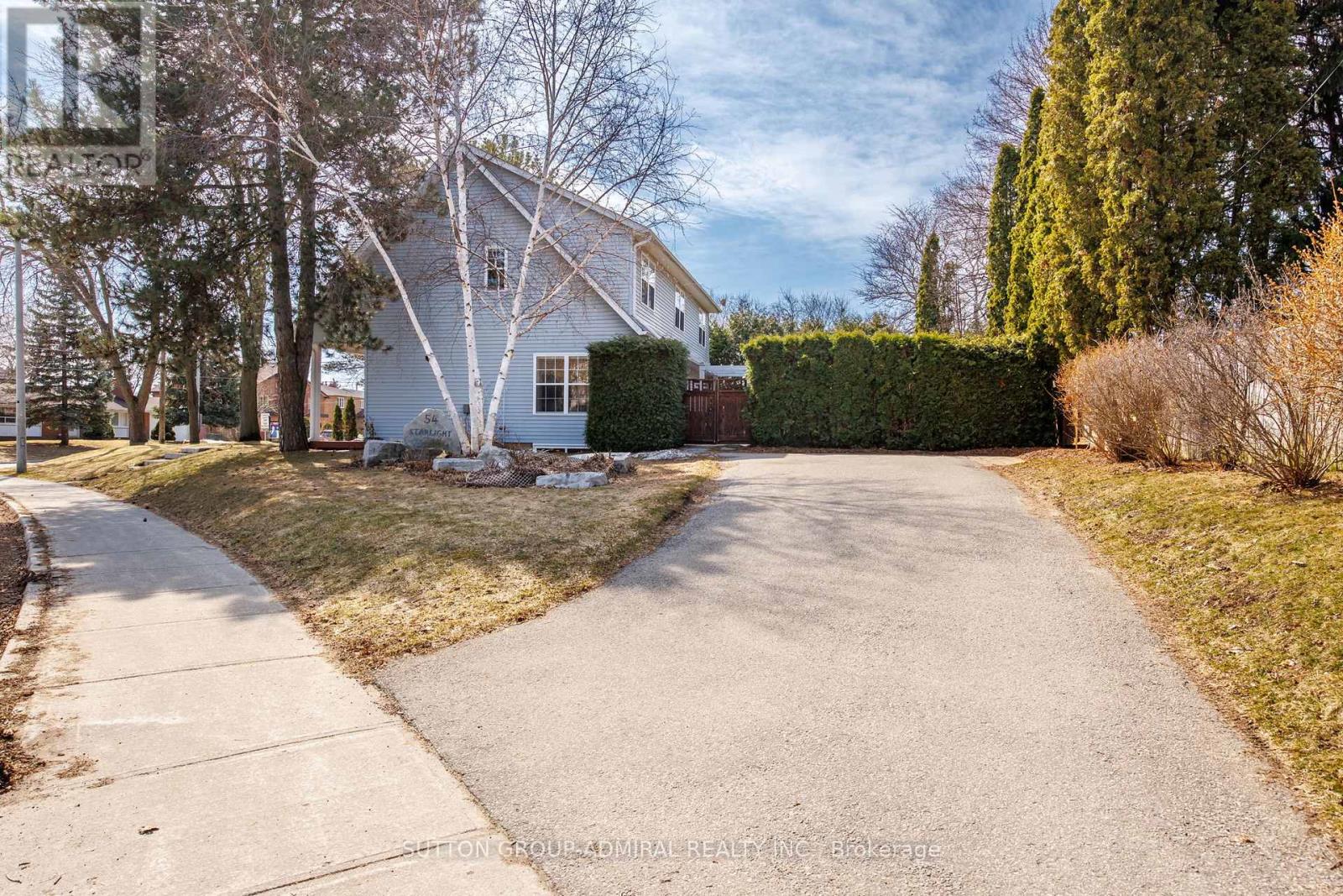 54 Starlight Crescent, Richmond Hill, Ontario  L4C 4X5 - Photo 39 - N12962792