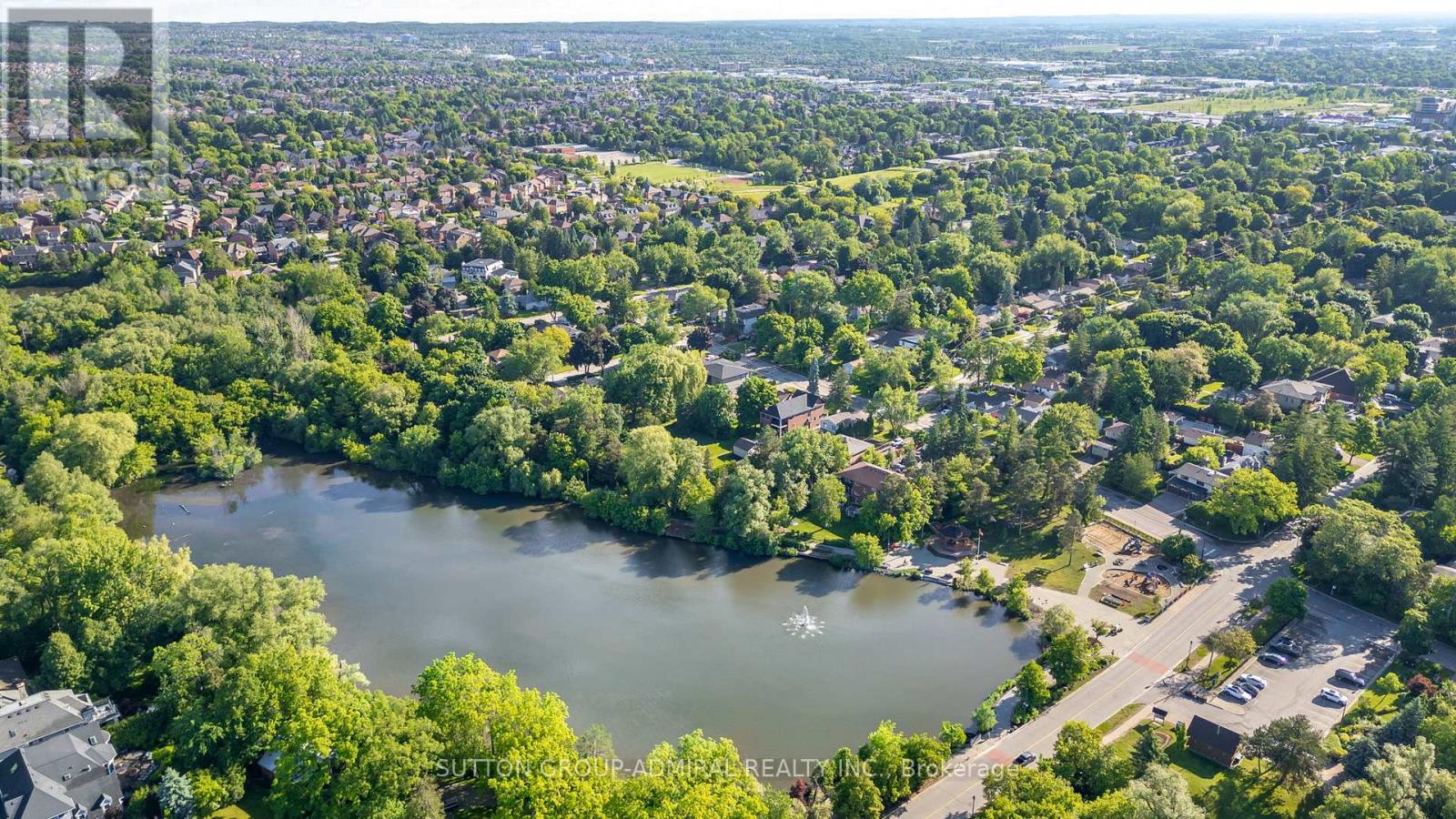 54 Starlight Crescent, Richmond Hill, Ontario  L4C 4X5 - Photo 50 - N12962792