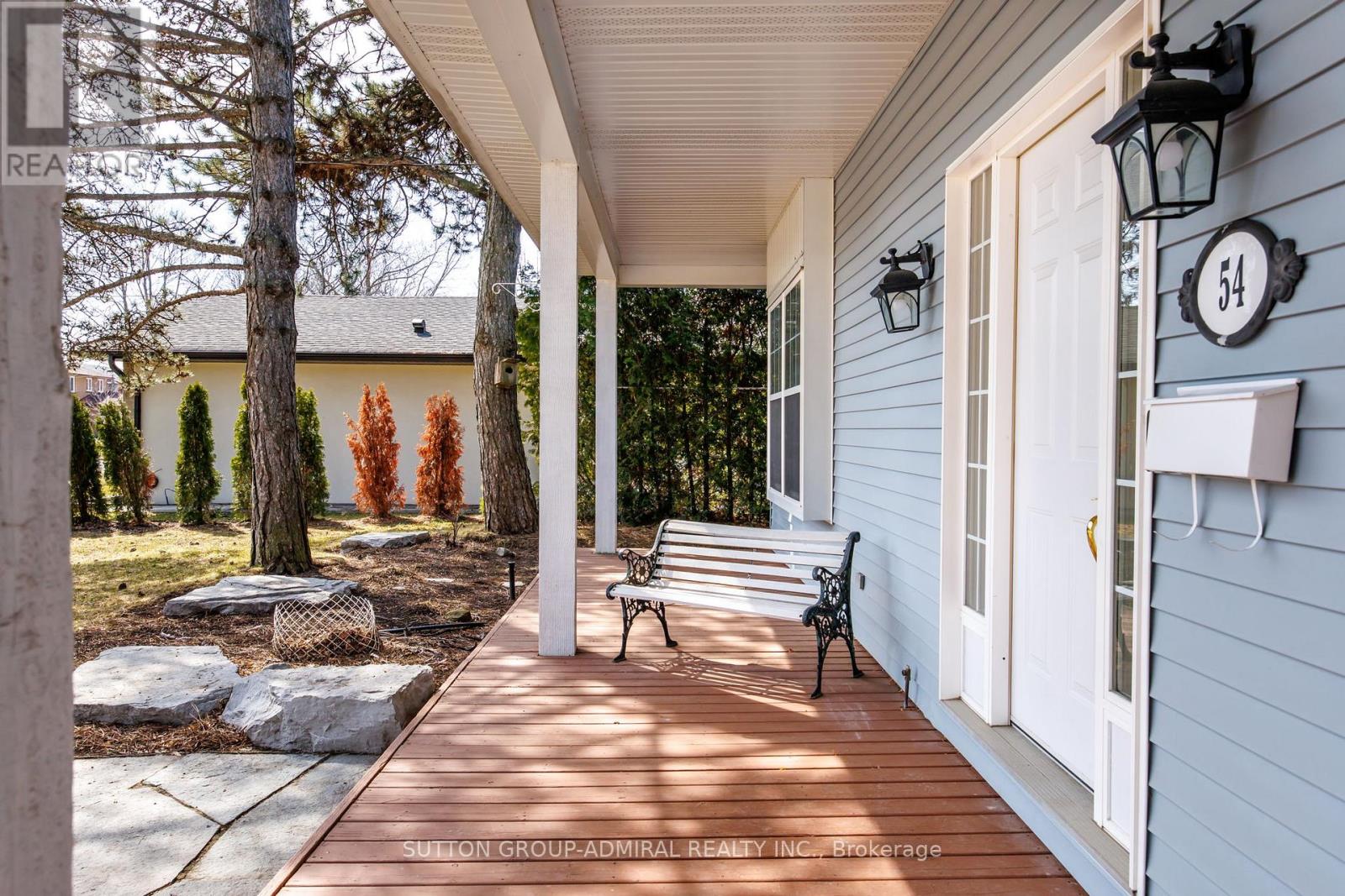 54 Starlight Crescent, Richmond Hill, Ontario  L4C 4X5 - Photo 6 - N12962792