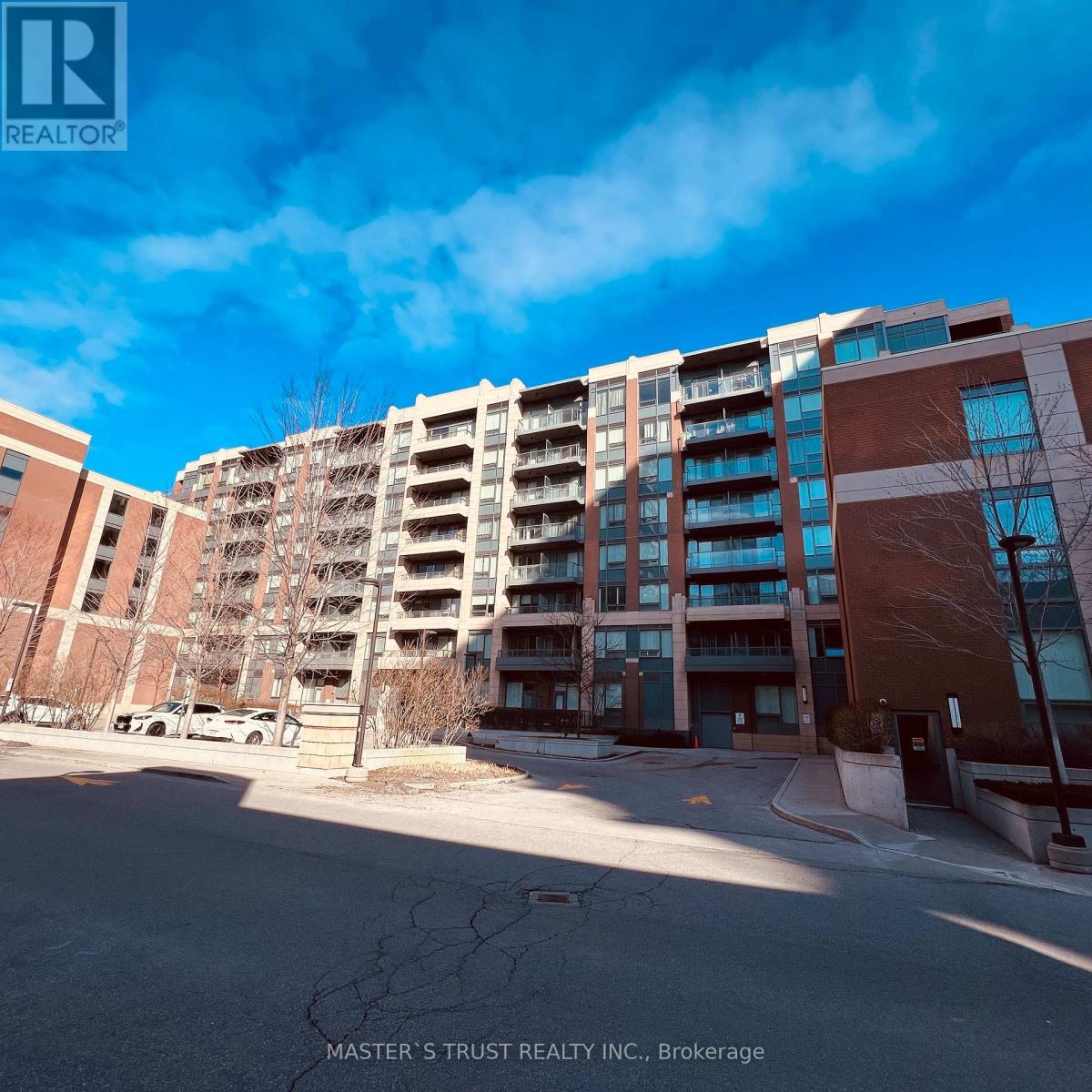 326 - 28 Uptown Drive E, Markham (Unionville), Ontario  L3R 5M8 - Photo 2 - N12962820