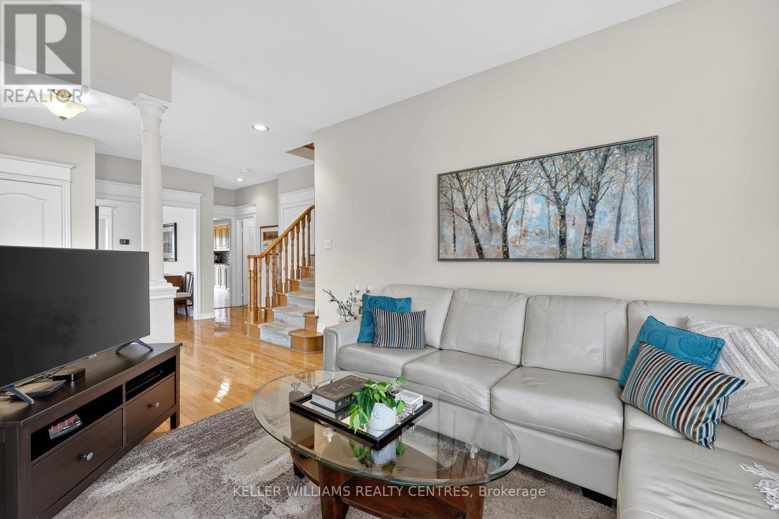 577 Osler Court, Newmarket (Summerhill Estates), Ontario  L3X 2P4 - Photo 10 - N12962824