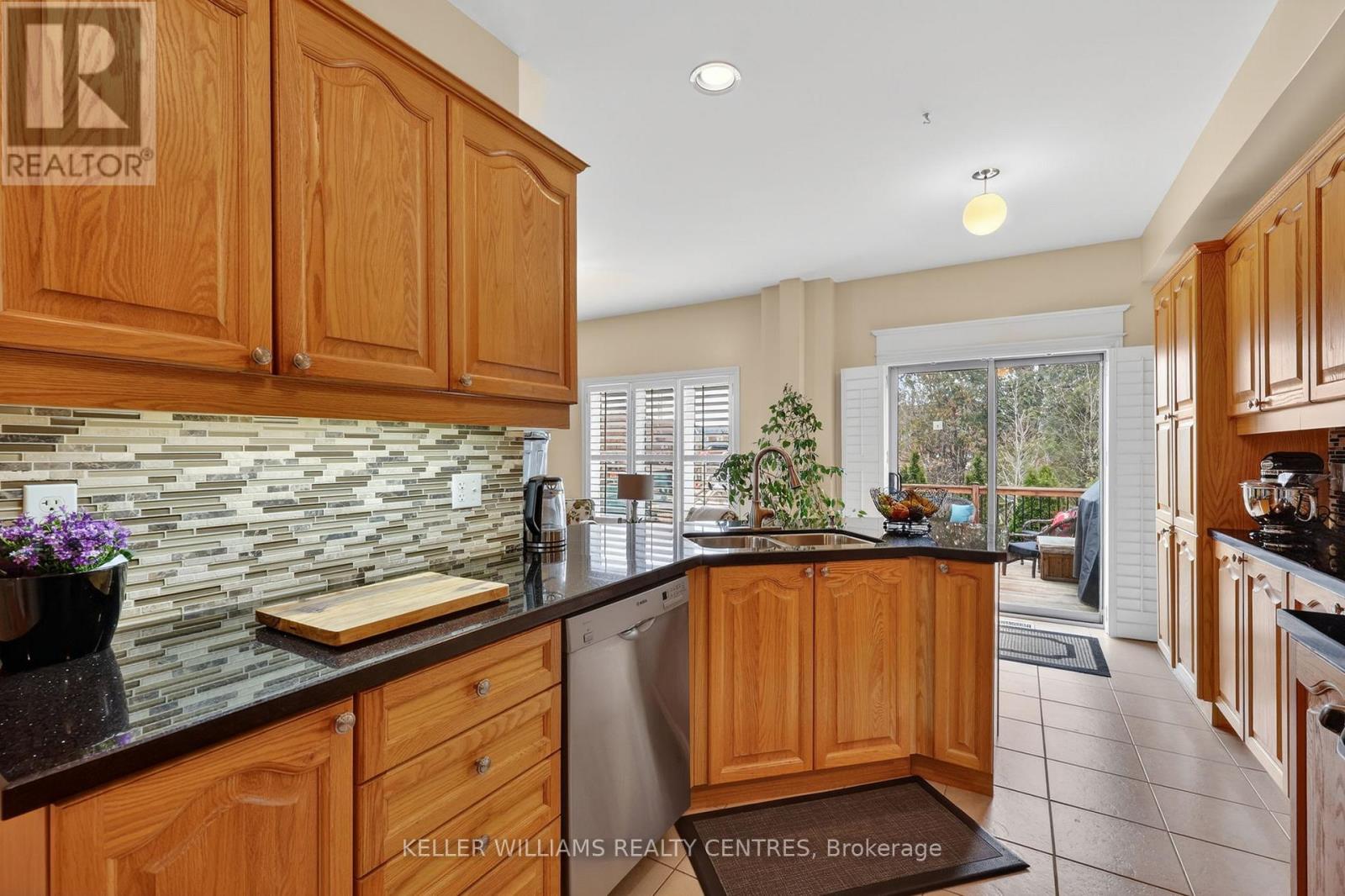 577 Osler Court, Newmarket (Summerhill Estates), Ontario  L3X 2P4 - Photo 21 - N12962824