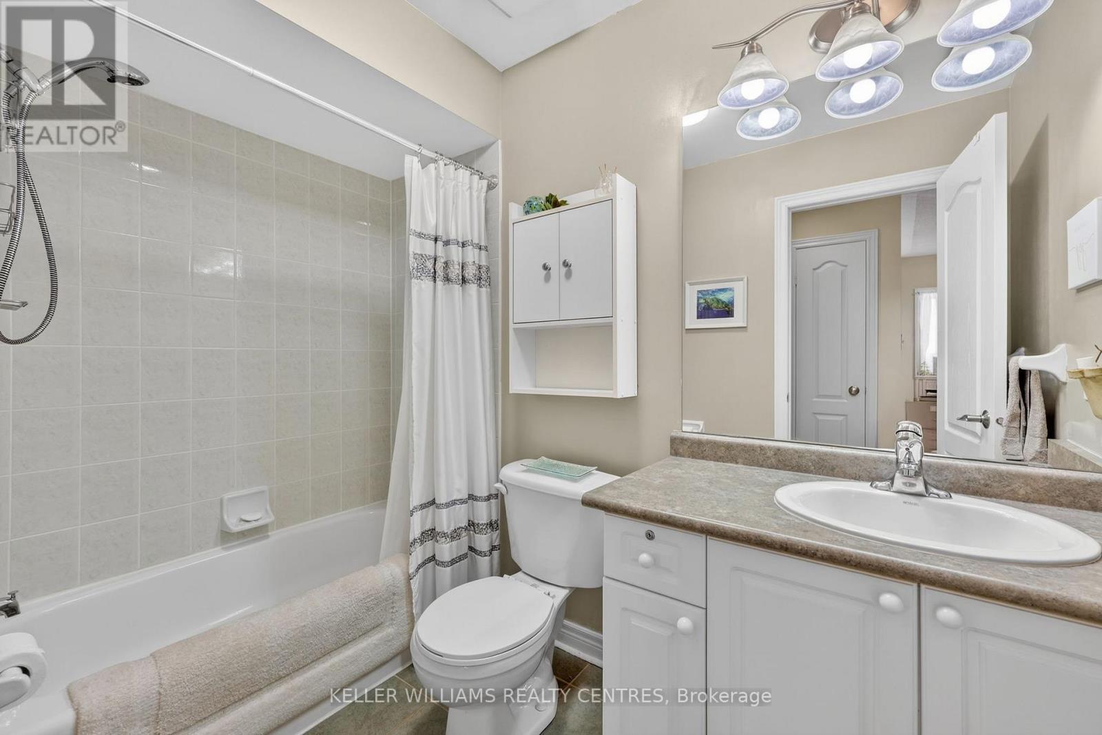 577 Osler Court, Newmarket (Summerhill Estates), Ontario  L3X 2P4 - Photo 33 - N12962824