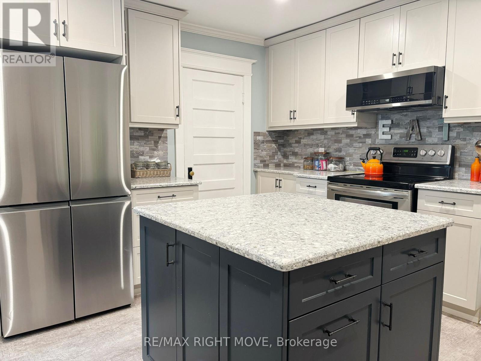 107 Jarvis Street, Orillia, Ontario  L3V 2A4 - Photo 9 - S12962744