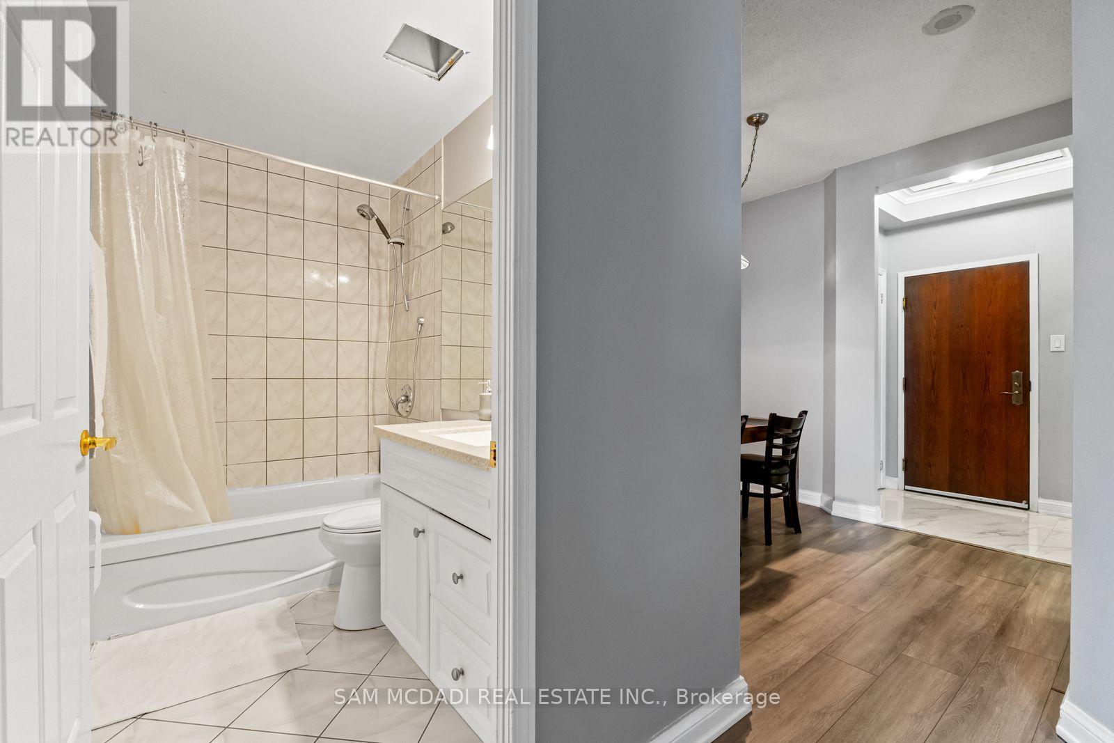 2205 - 24 Hanover Road, Brampton, Ontario  L6S 5K8 - Photo 17 - W12962724