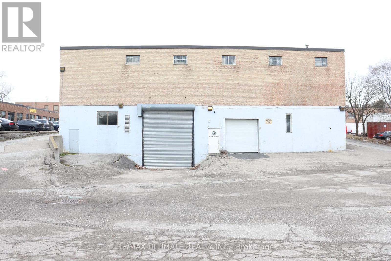 790 Dundas Street E, Mississauga (Dixie), Ontario  L4Y 2B6 - Photo 2 - W12962766