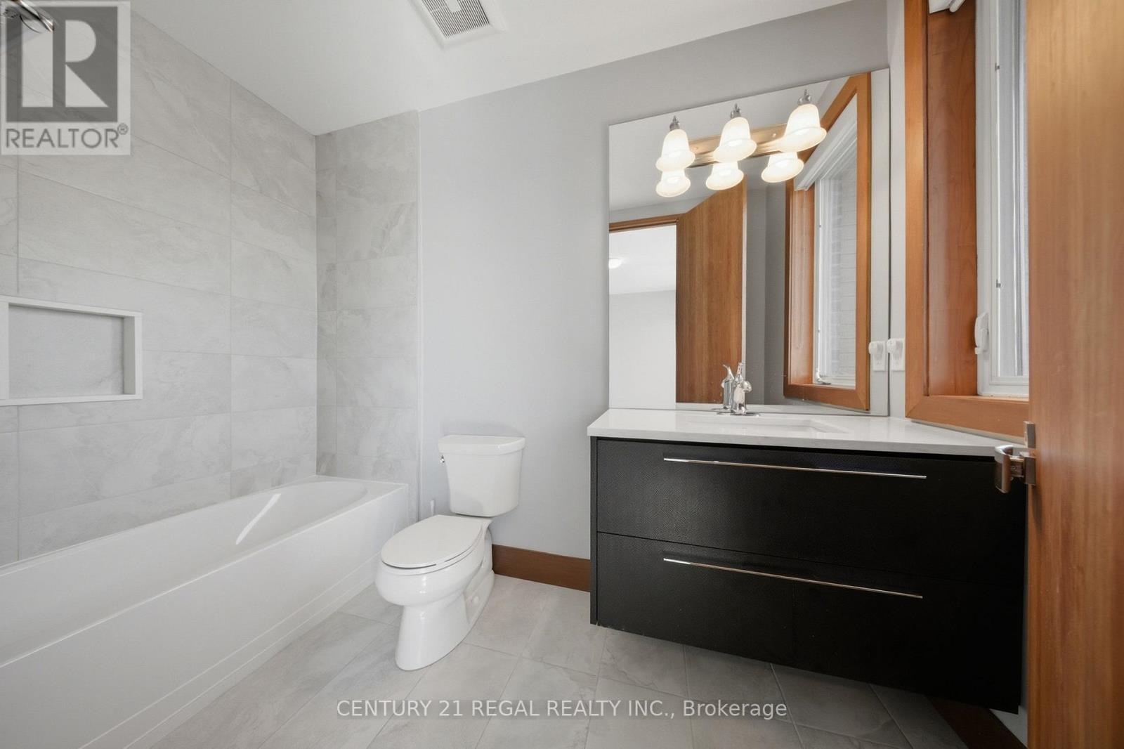 28a Twenty First Street, Toronto (Long Branch), Ontario  M8V 3L7 - Photo 19 - W12962784