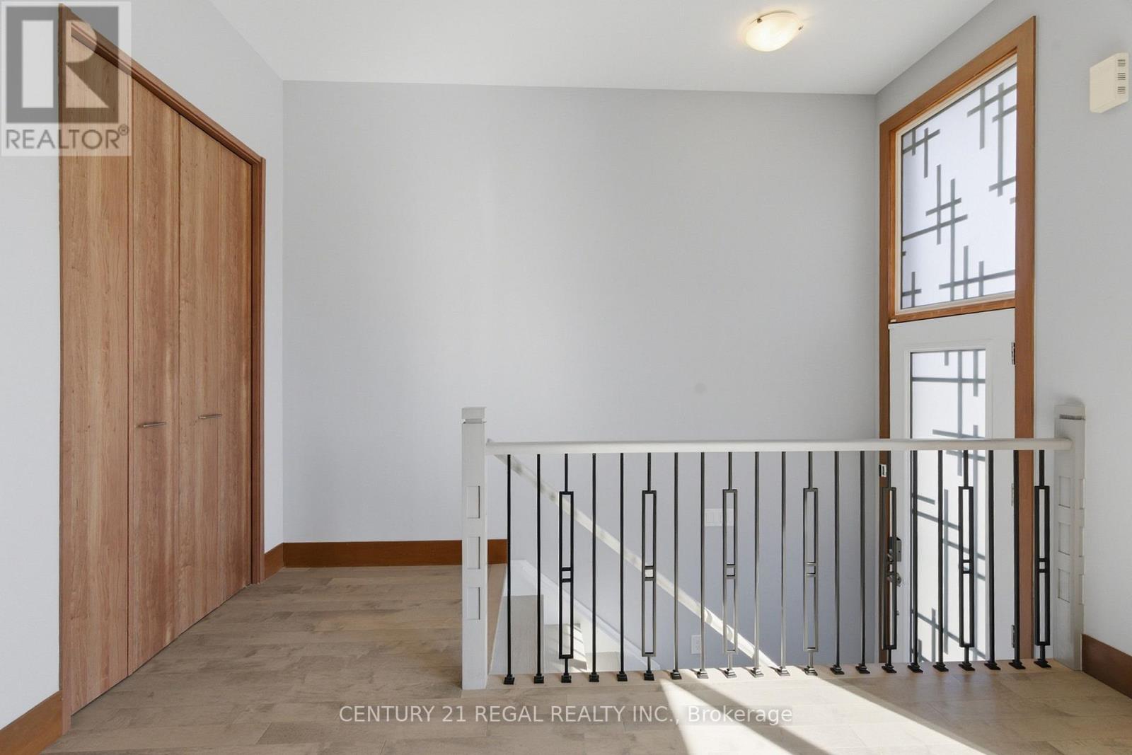 28a Twenty First Street, Toronto (Long Branch), Ontario  M8V 3L7 - Photo 4 - W12962784