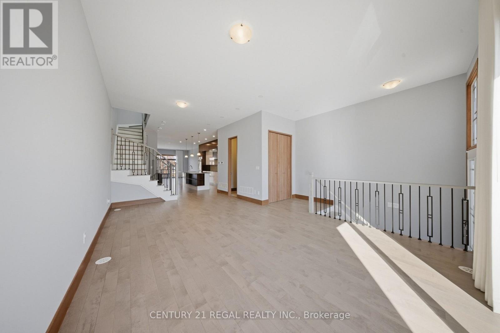 28a Twenty First Street, Toronto (Long Branch), Ontario  M8V 3L7 - Photo 5 - W12962784