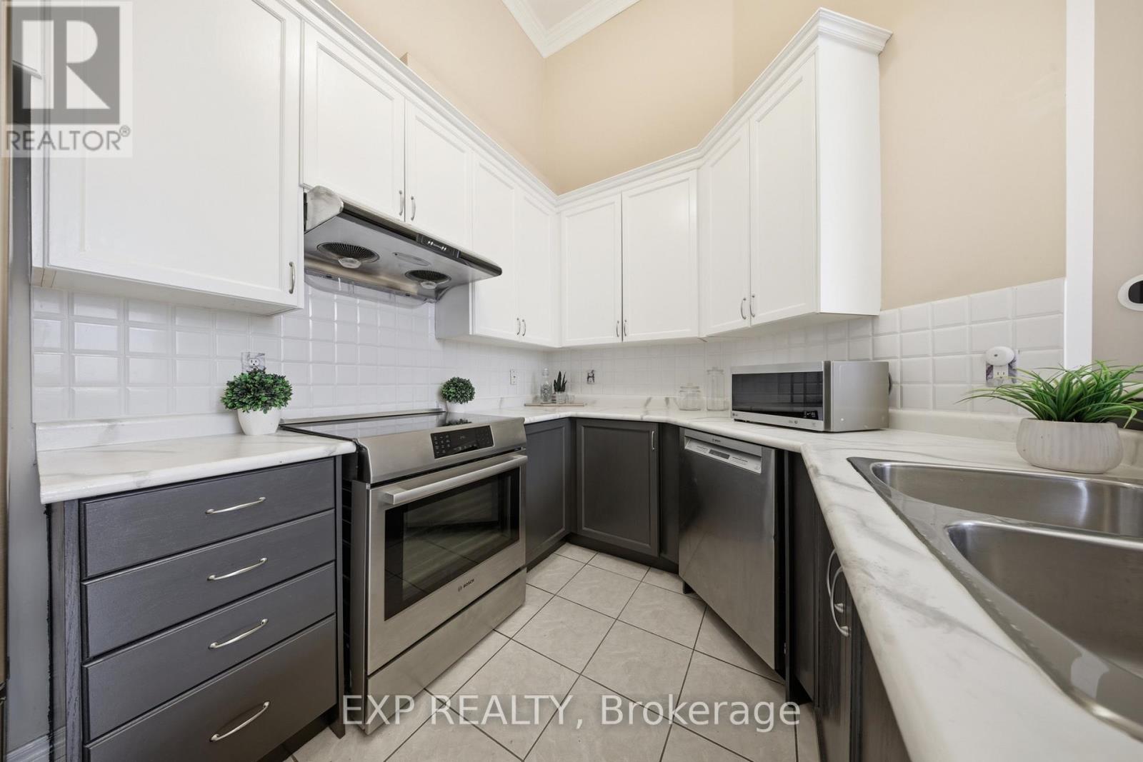 2305 Newcastle Crescent, Oakville, Ontario  L6M 4P5 - Photo 14 - W12962800