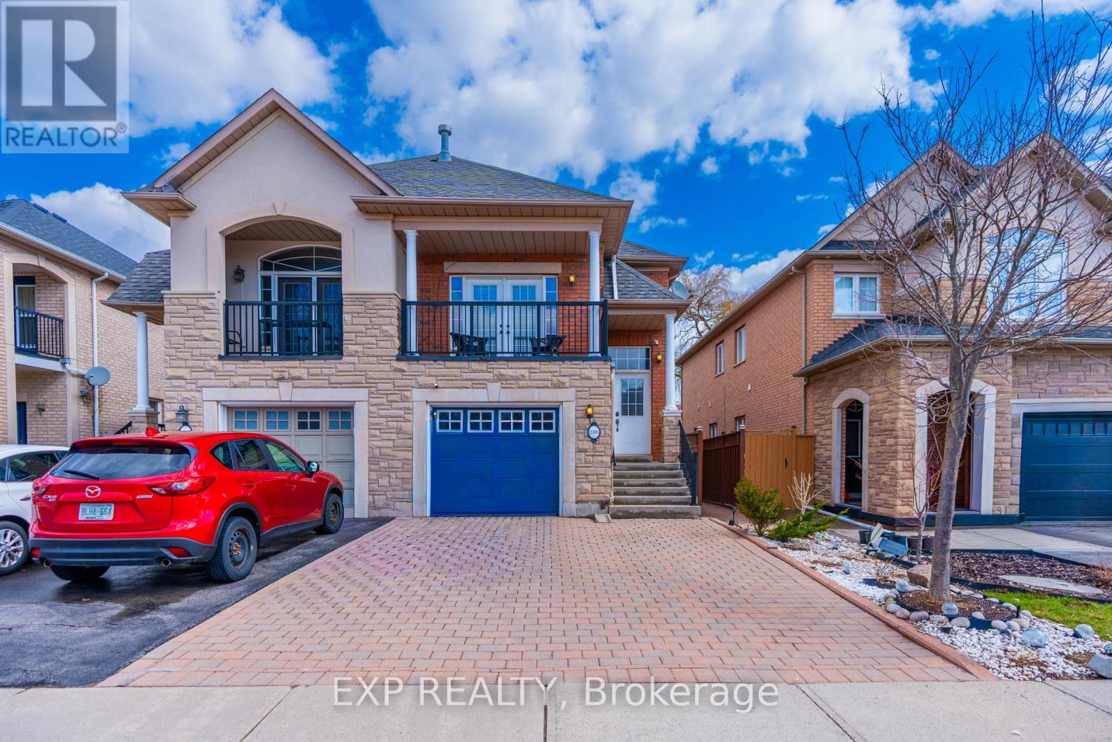 2305 Newcastle Crescent, Oakville, Ontario  L6M 4P5 - Photo 3 - W12962800