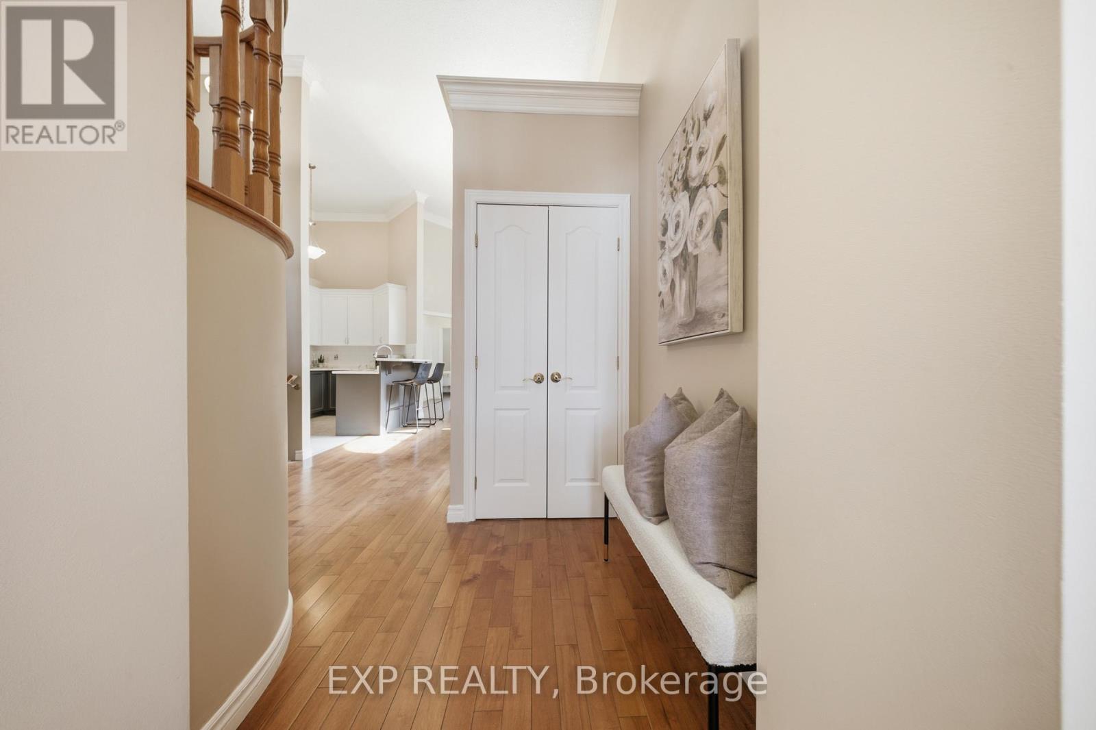 2305 Newcastle Crescent, Oakville, Ontario  L6M 4P5 - Photo 8 - W12962800