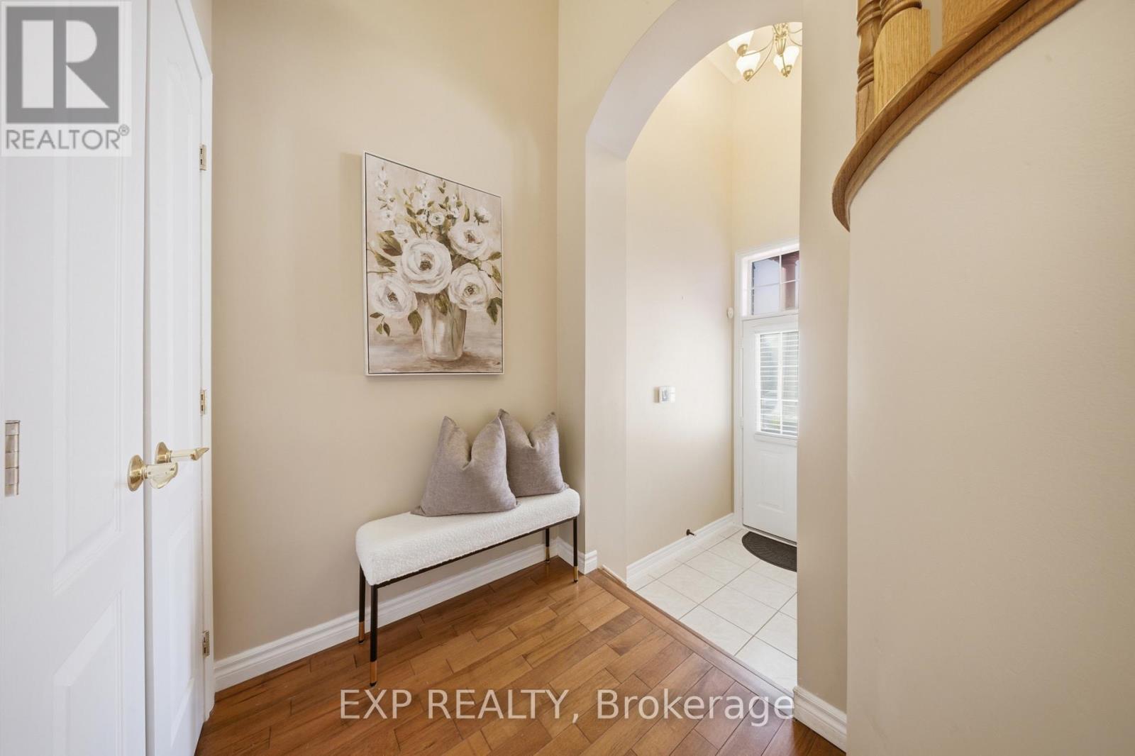 2305 Newcastle Crescent, Oakville, Ontario  L6M 4P5 - Photo 9 - W12962800