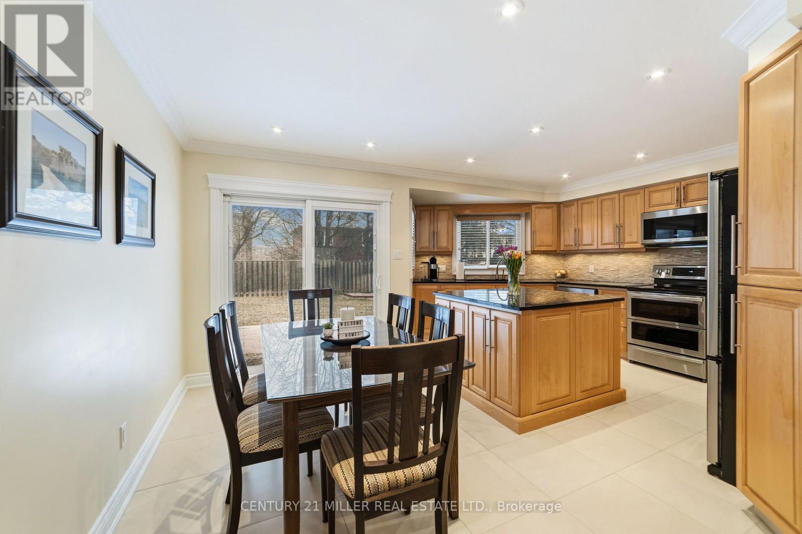 1745 Saltdene Terrace, Mississauga, Ontario  L4W 2E3 - Photo 14 - W12962840