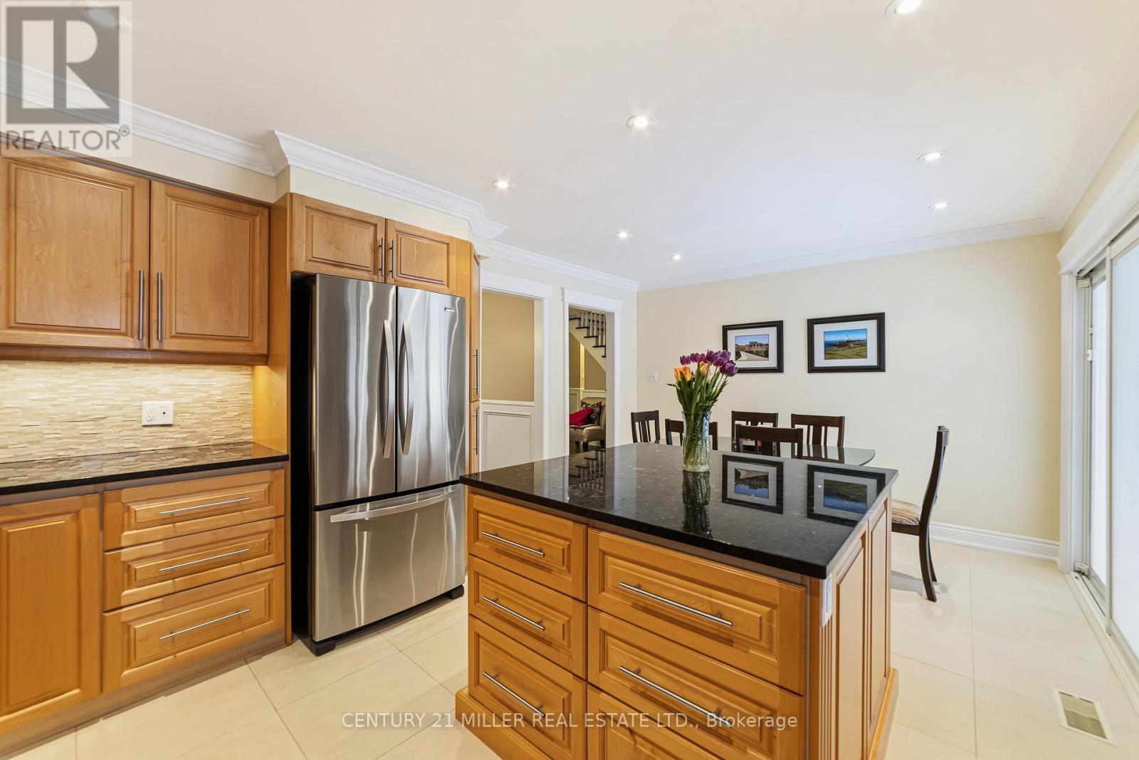 1745 Saltdene Terrace, Mississauga, Ontario  L4W 2E3 - Photo 18 - W12962840