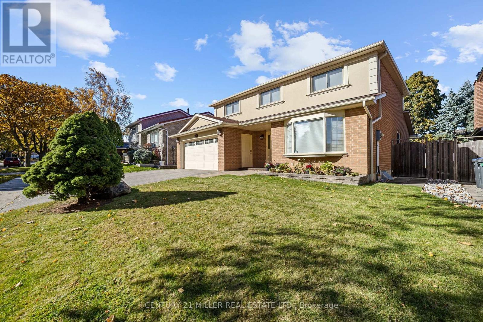 1745 Saltdene Terrace, Mississauga, Ontario  L4W 2E3 - Photo 3 - W12962840