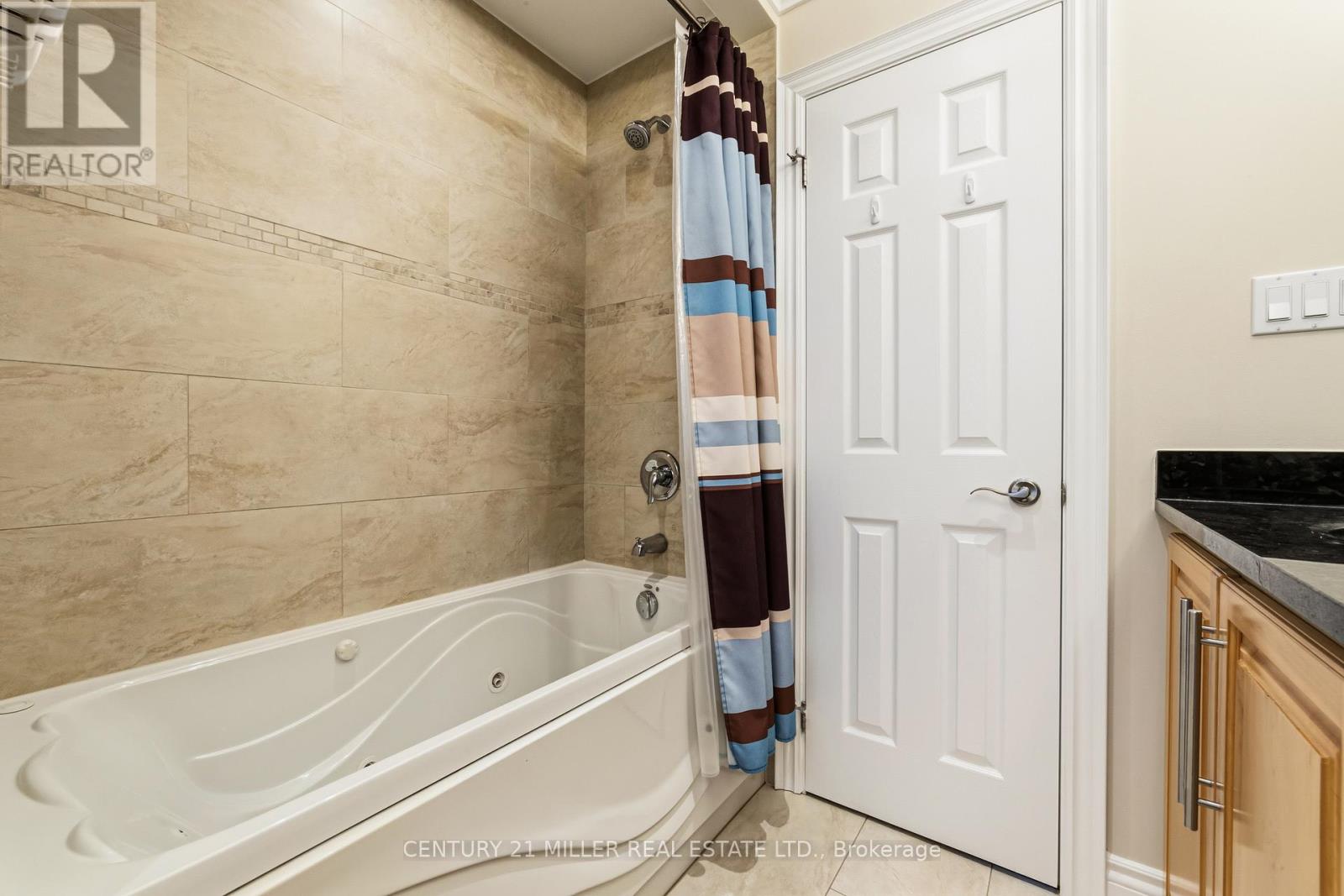 1745 Saltdene Terrace, Mississauga, Ontario  L4W 2E3 - Photo 33 - W12962840