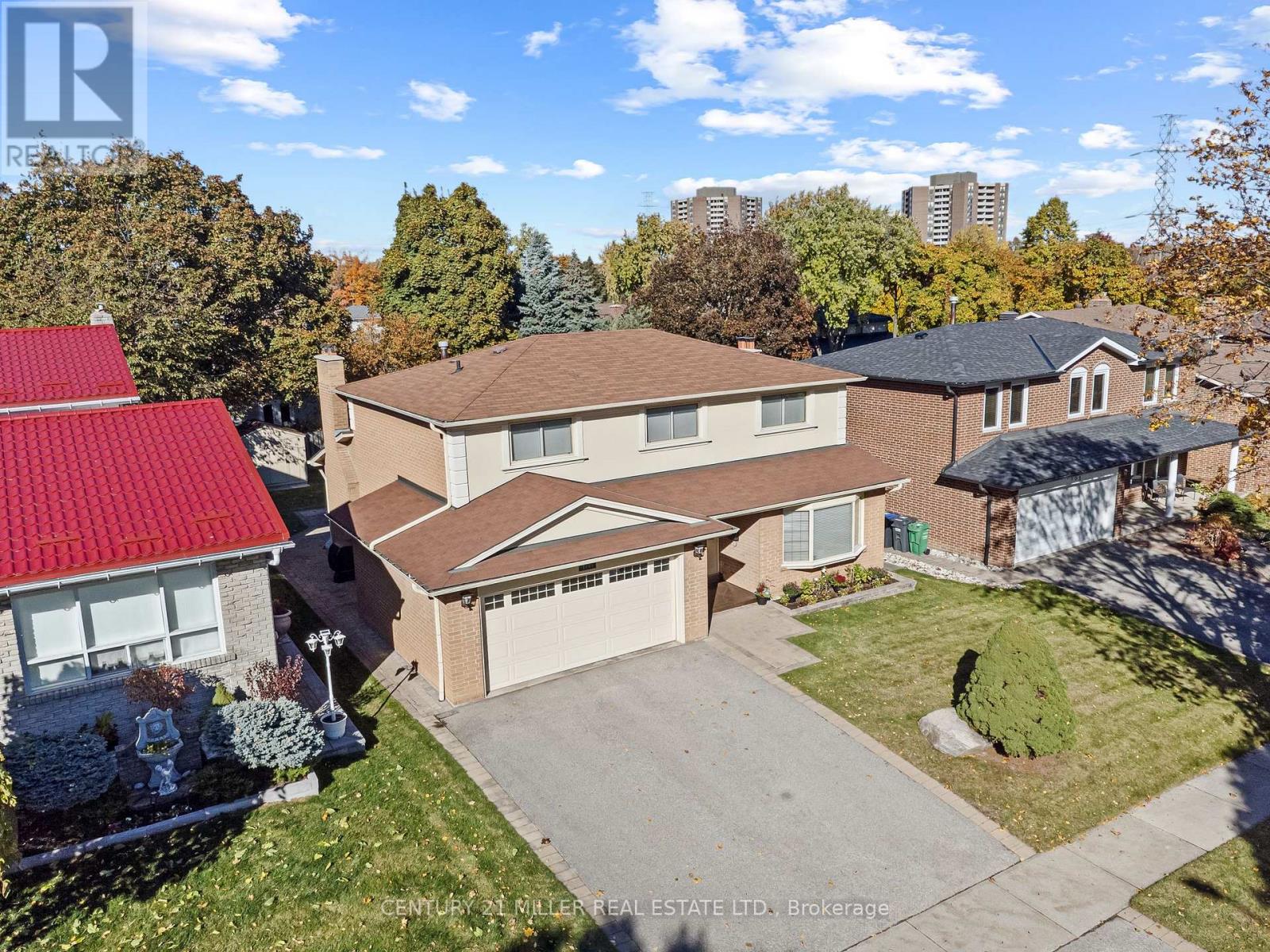 1745 Saltdene Terrace, Mississauga, Ontario  L4W 2E3 - Photo 4 - W12962840