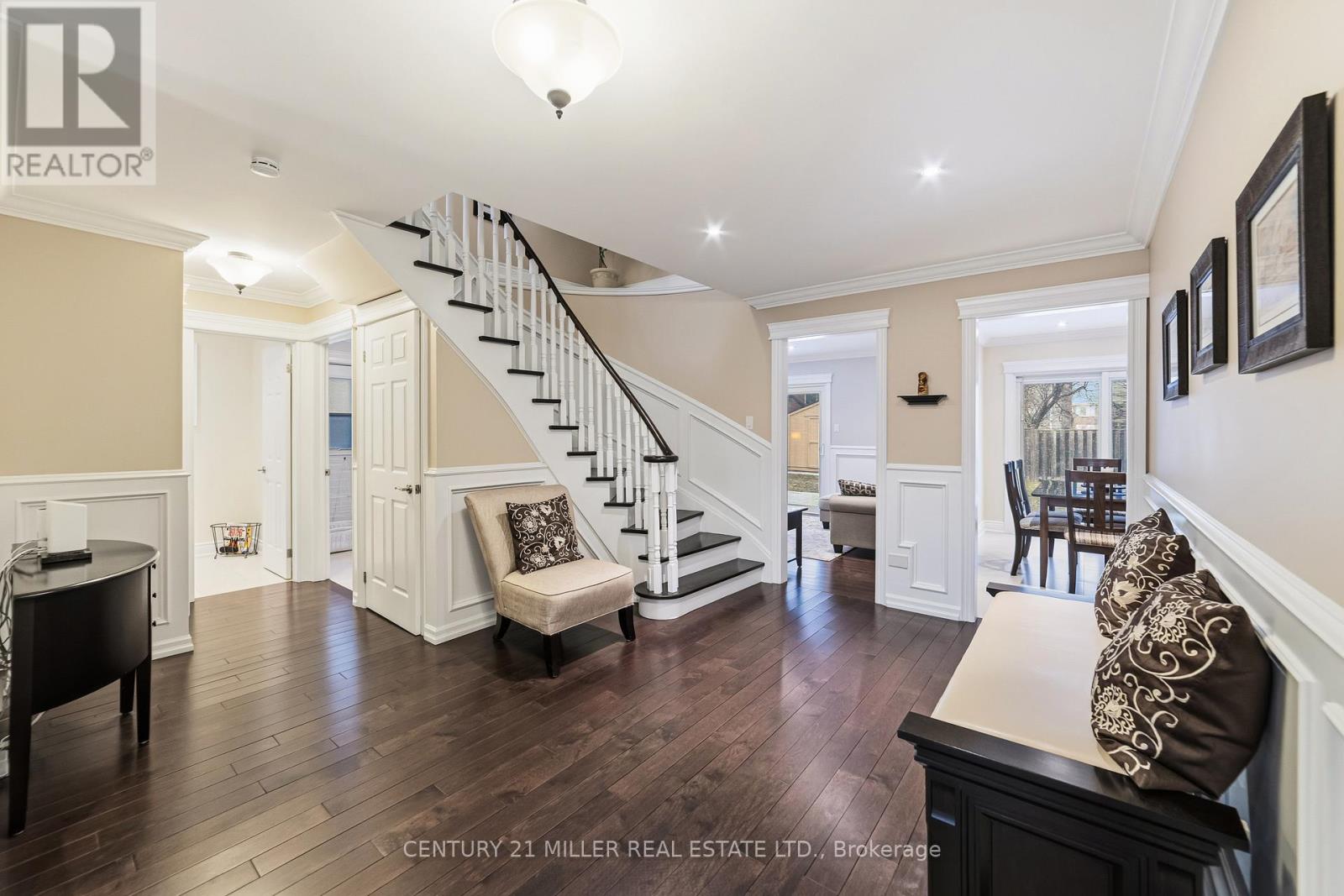 1745 Saltdene Terrace, Mississauga, Ontario  L4W 2E3 - Photo 8 - W12962840