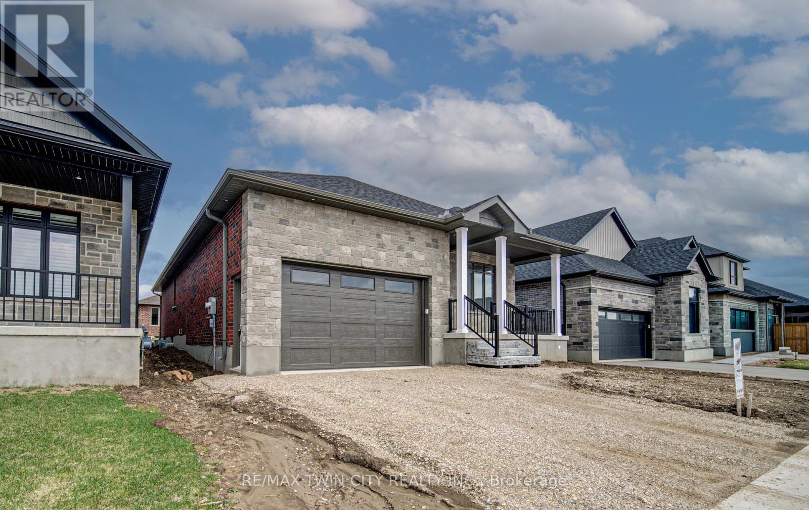 68 Weymouth Street, Woolwich, Ontario  N3B 0E6 - Photo 2 - X11922184