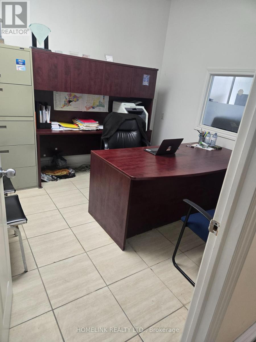 114 - 127 Westmore Drive, Toronto, Ontario  M9V 3Y6 - Photo 3 - W12577082