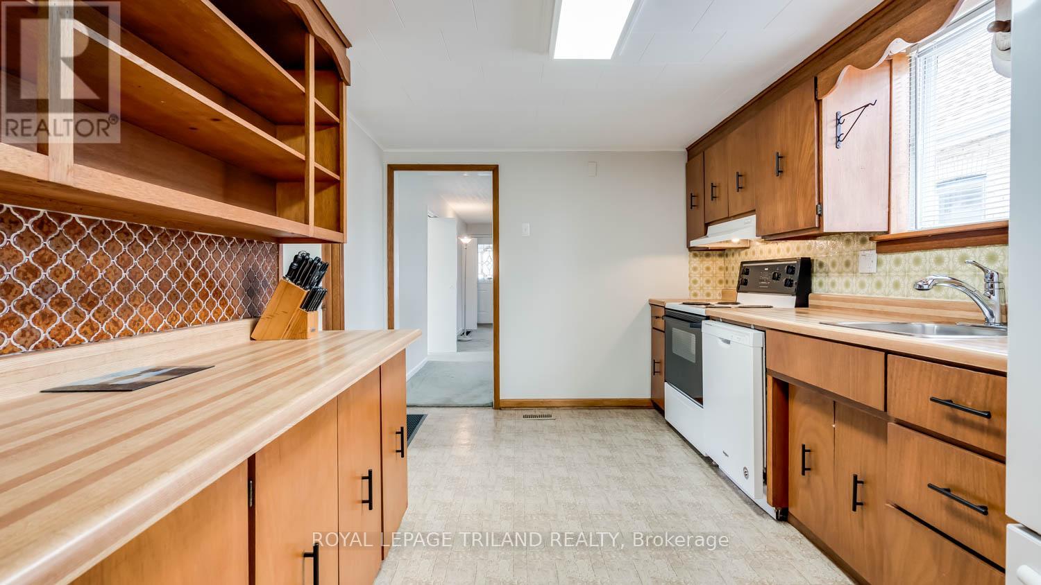 21 Oak Street, St. Thomas, Ontario  N5R 1R5 - Photo 12 - X12962874