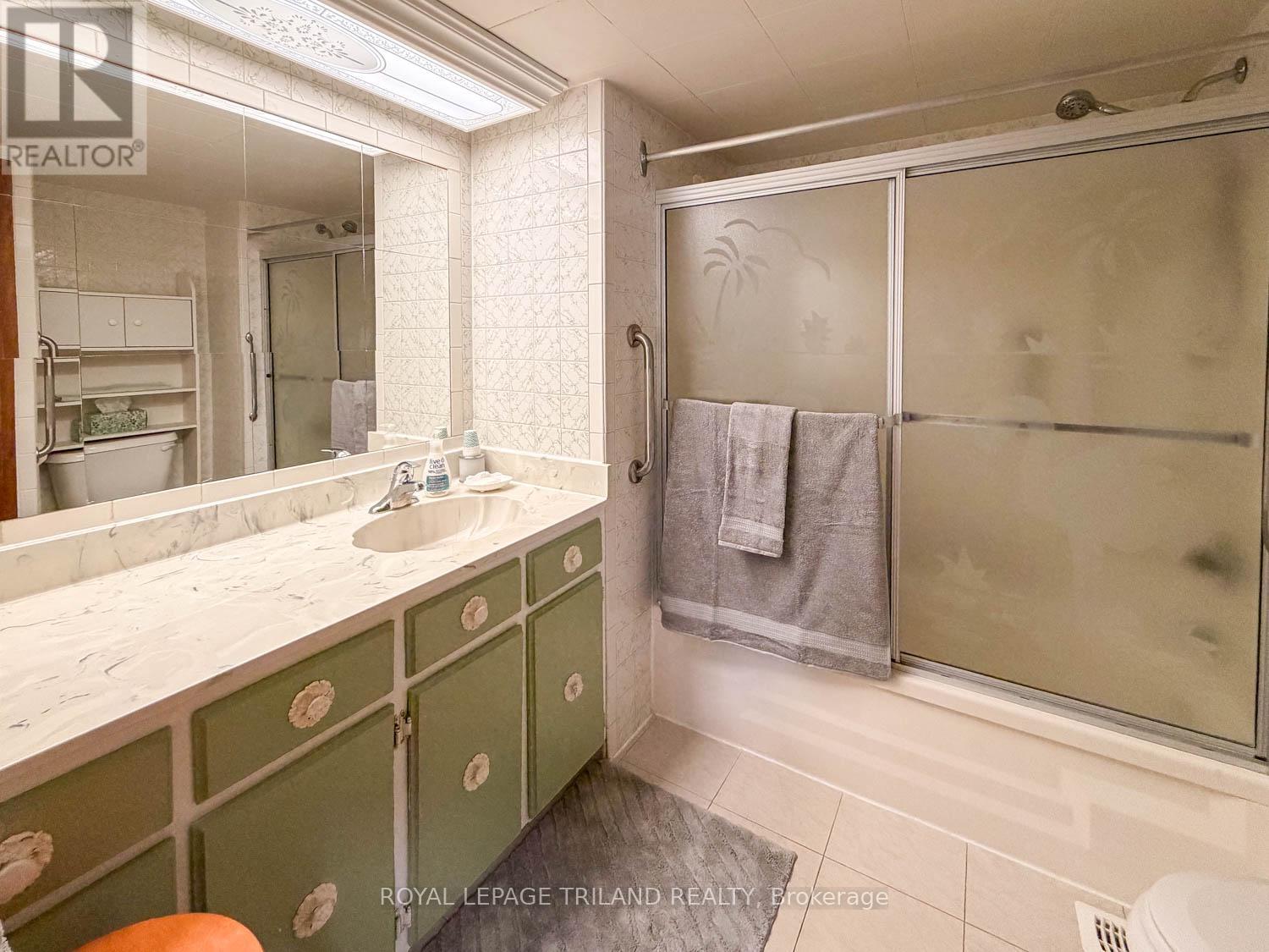 21 Oak Street, St. Thomas, Ontario  N5R 1R5 - Photo 17 - X12962874