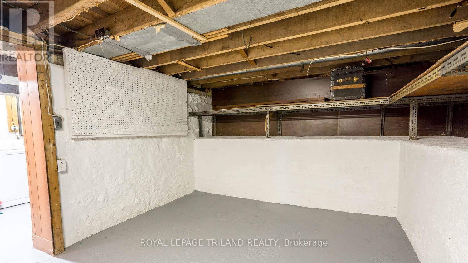 21 Oak Street, St. Thomas, Ontario  N5R 1R5 - Photo 22 - X12962874