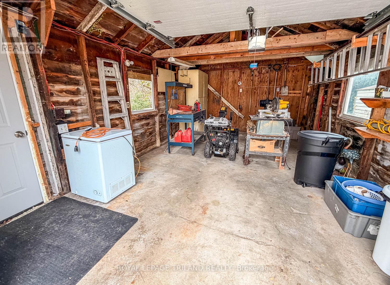 21 Oak Street, St. Thomas, Ontario  N5R 1R5 - Photo 5 - X12962874