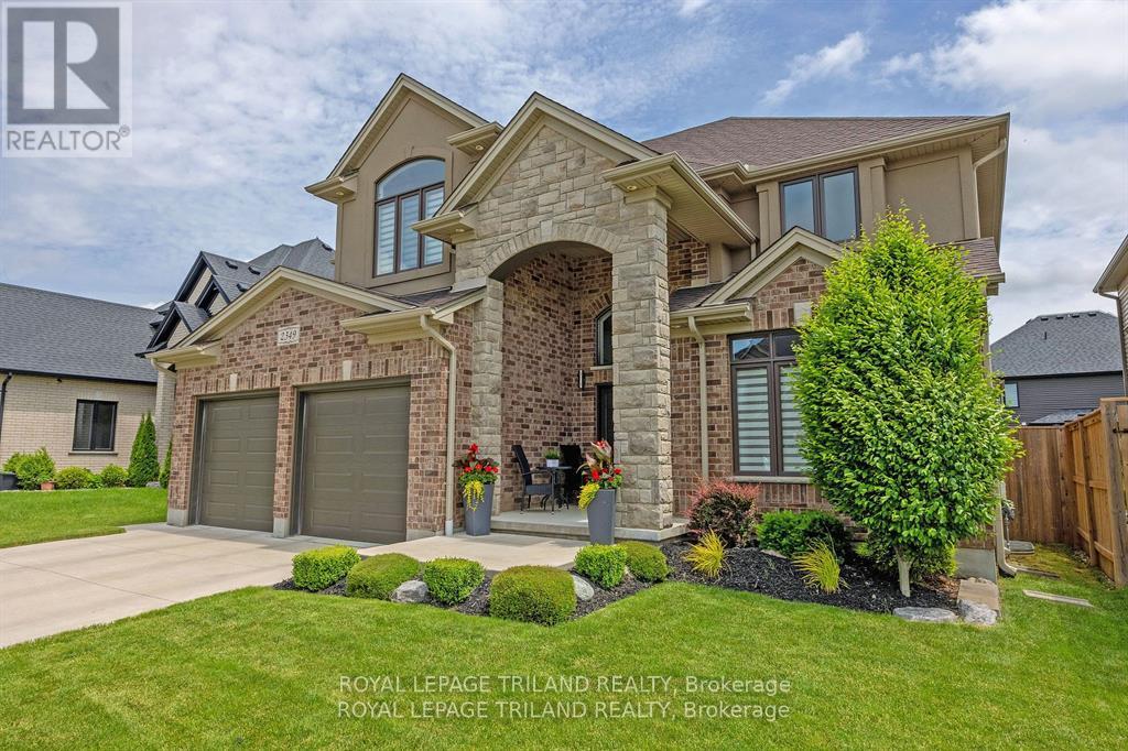 2349 DAUNCEY CRESCENT, London North, Ontario