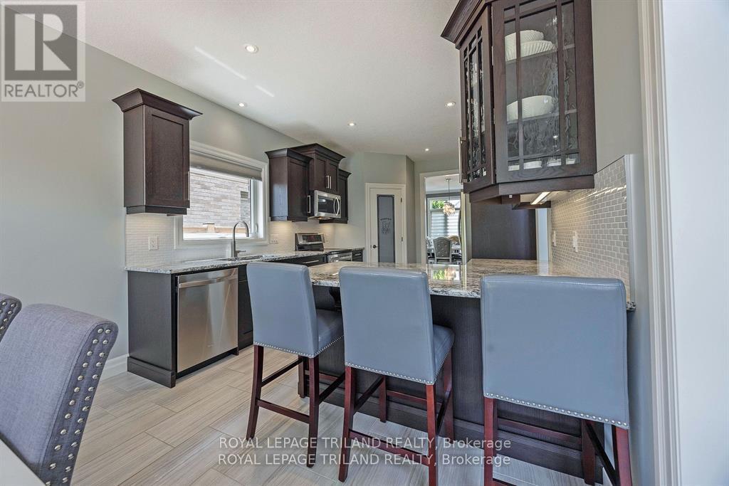 2349 Dauncey Crescent, London North, Ontario  N5X 0M2 - Photo 8 - X12962908