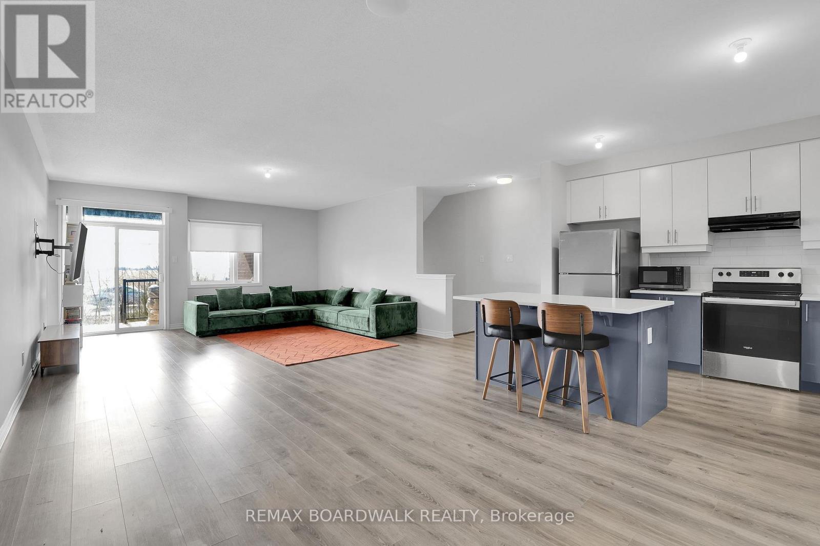 306 Pilot Private, Ottawa, Ontario  K2V 0S4 - Photo 2 - X12962888