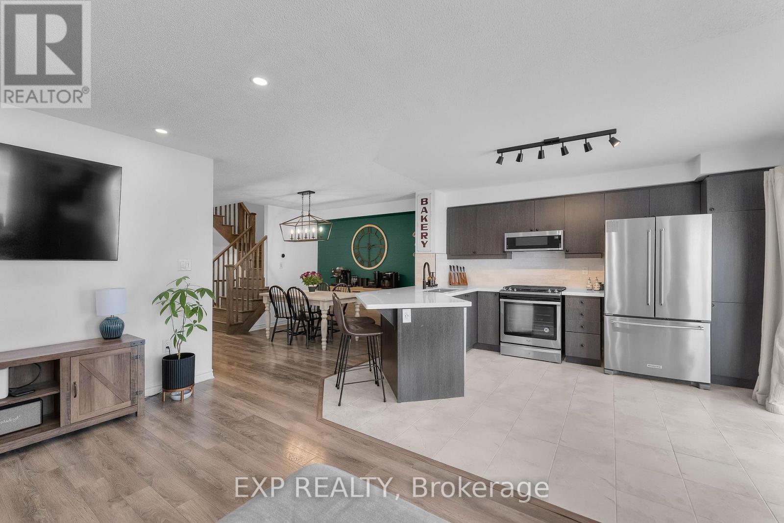 55 Hatt Court, Milton, Ontario  L9E 1G7 - Photo 16 - W12962878