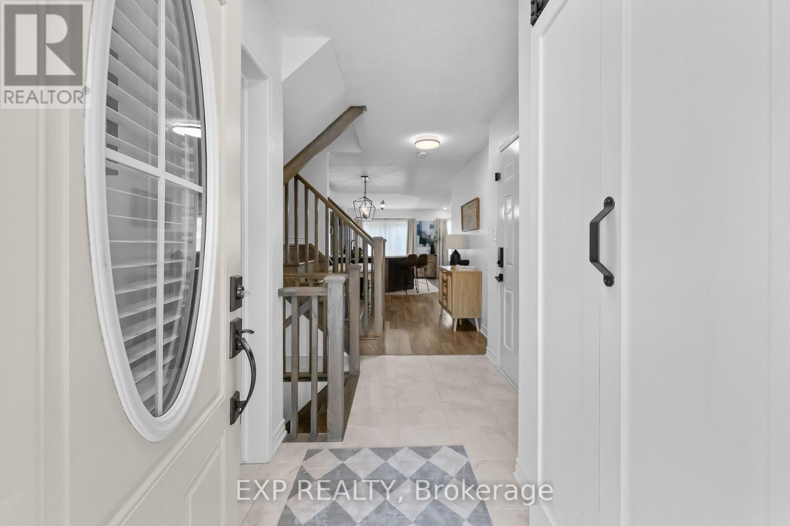 55 Hatt Court, Milton, Ontario  L9E 1G7 - Photo 4 - W12962878