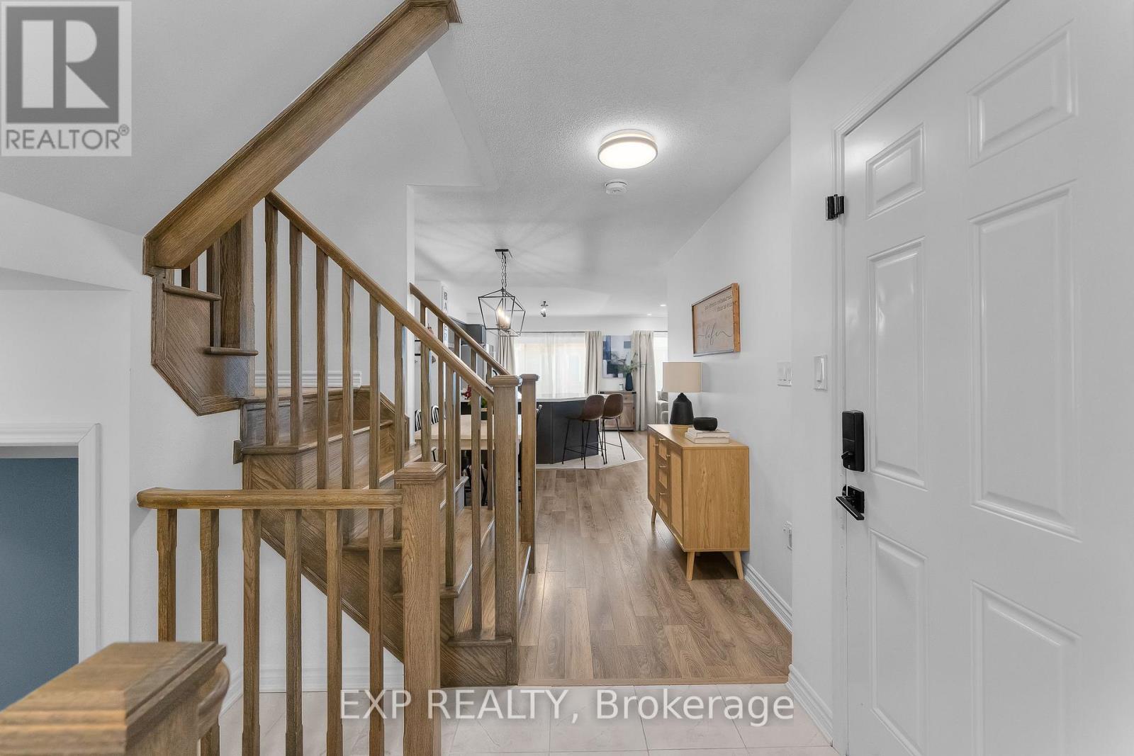 55 Hatt Court, Milton, Ontario  L9E 1G7 - Photo 6 - W12962878