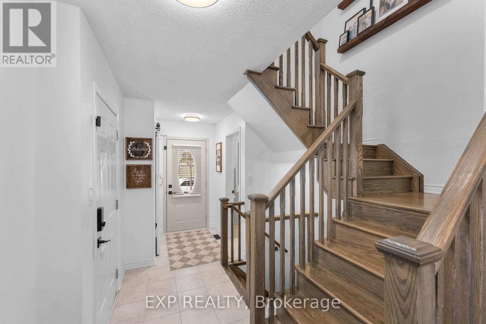 55 Hatt Court, Milton, Ontario  L9E 1G7 - Photo 7 - W12962878