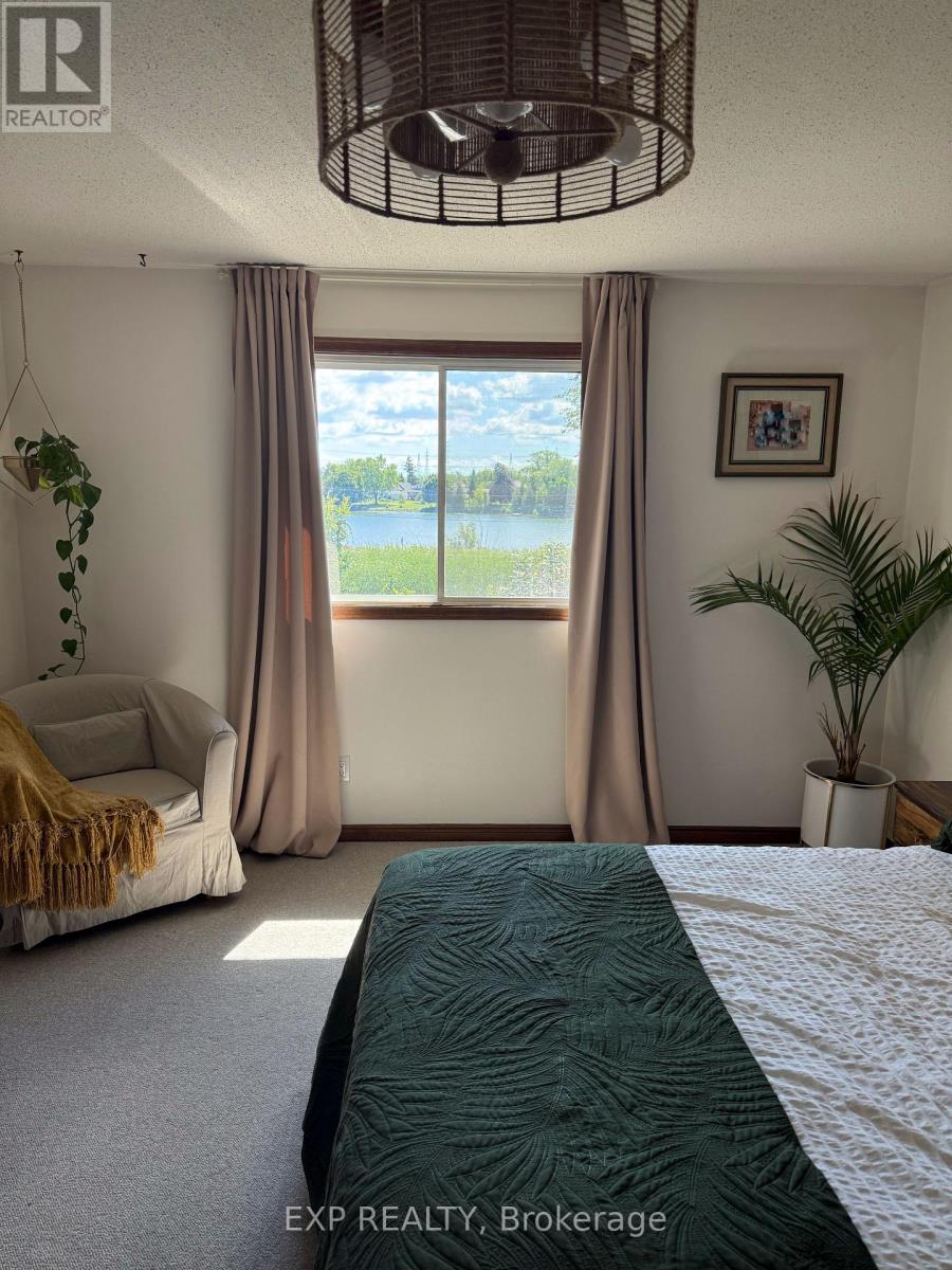 22 Lampman Crescent, Thorold, Ontario  L2V 4K7 - Photo 22 - X12962858