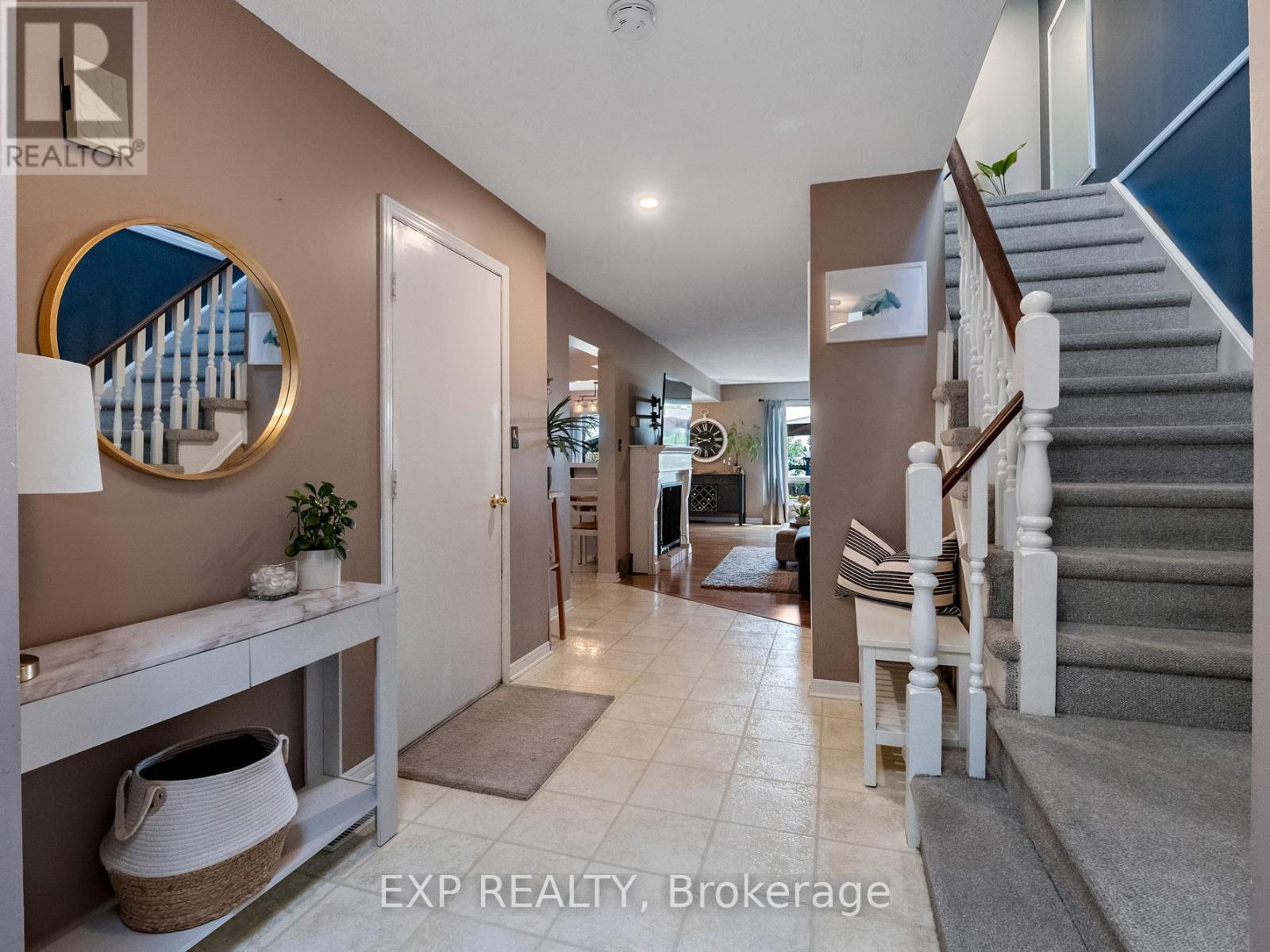 22 Lampman Crescent, Thorold, Ontario  L2V 4K7 - Photo 4 - X12962858