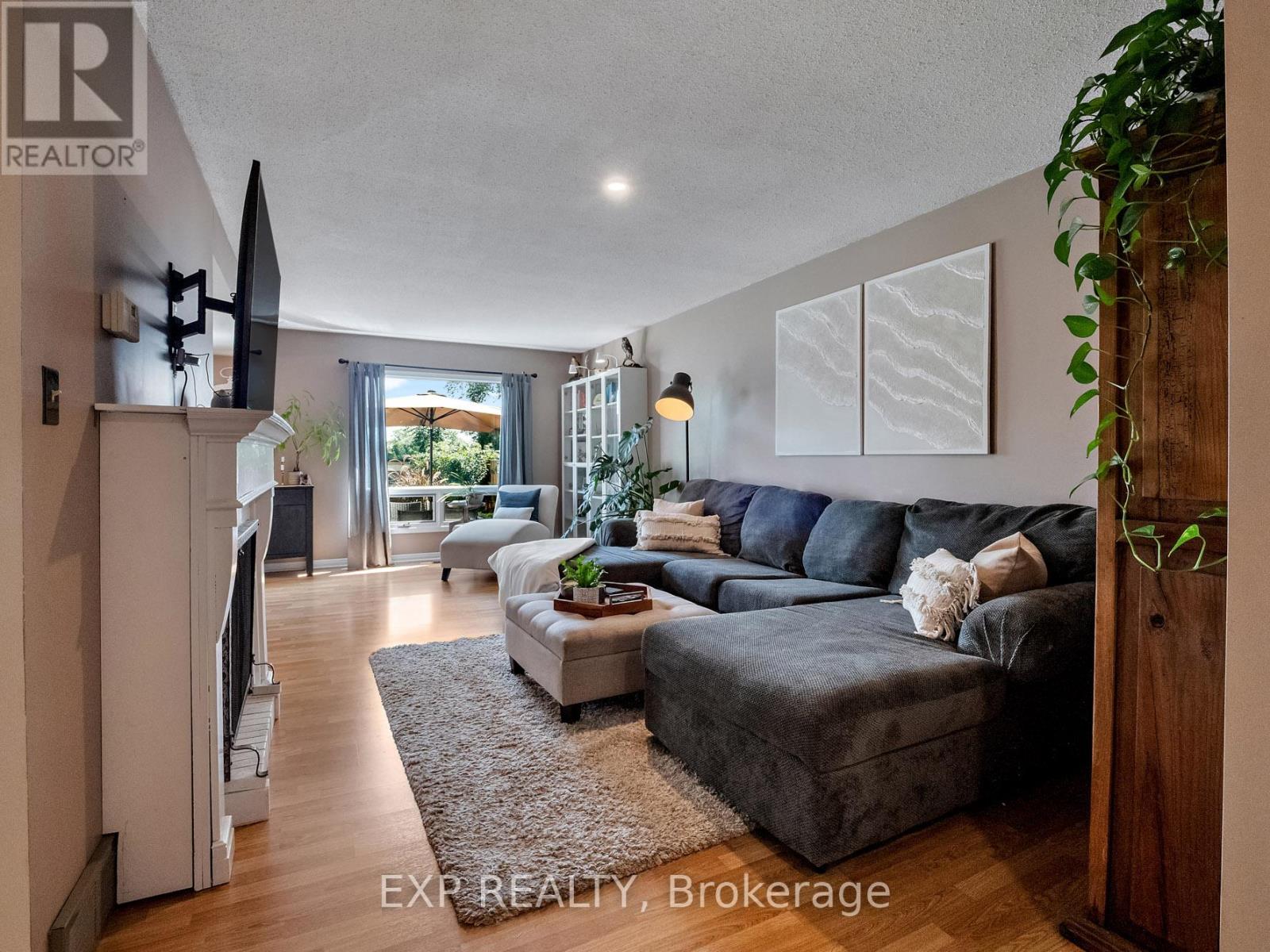 22 Lampman Crescent, Thorold, Ontario  L2V 4K7 - Photo 6 - X12962858