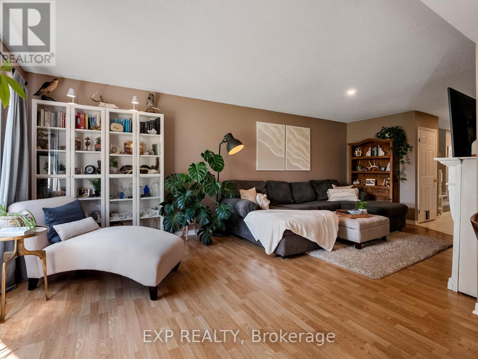 22 Lampman Crescent, Thorold, Ontario  L2V 4K7 - Photo 9 - X12962858