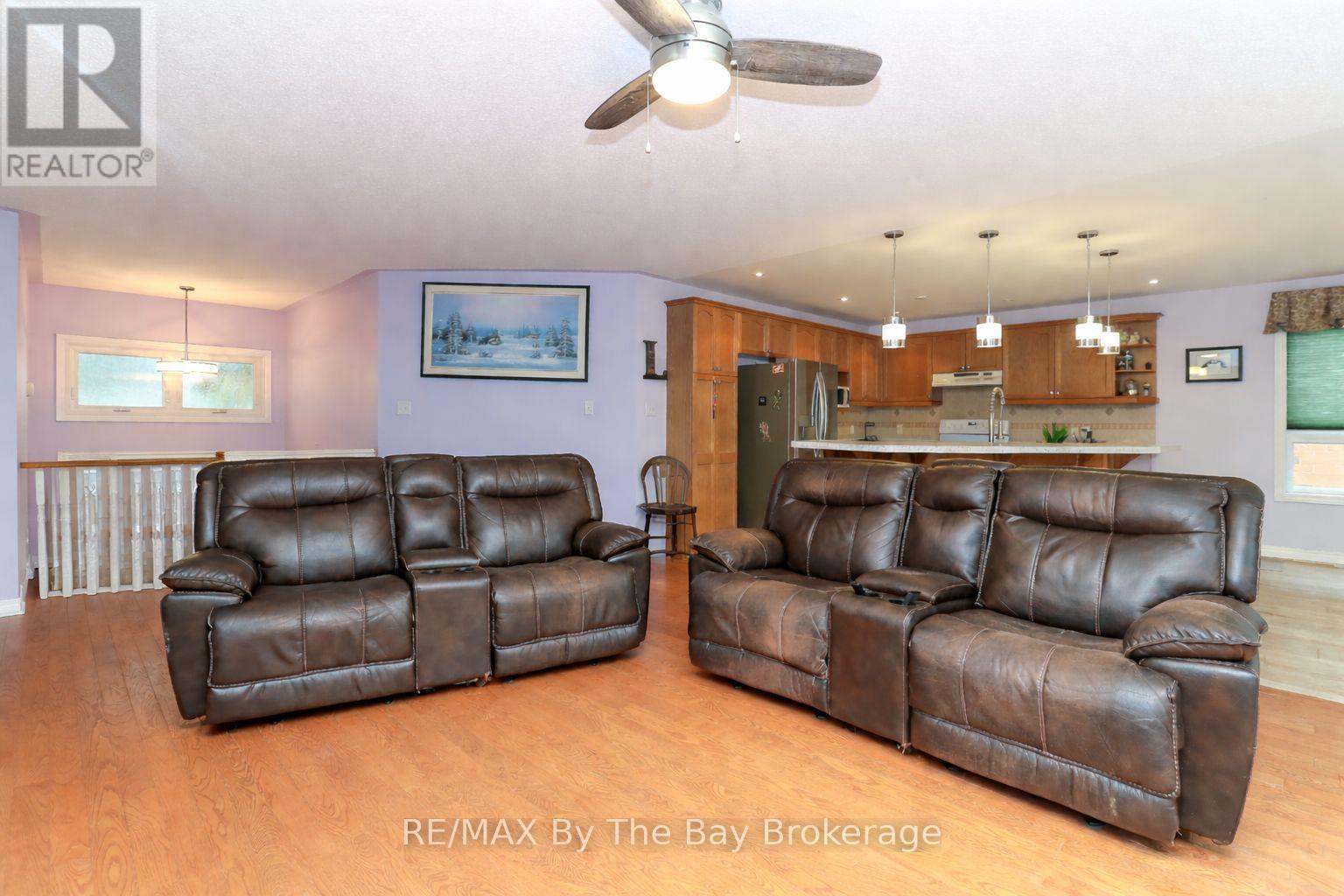 435 Ramblewood Drive, Wasaga Beach, Ontario  L9Z 1P3 - Photo 12 - S12962904