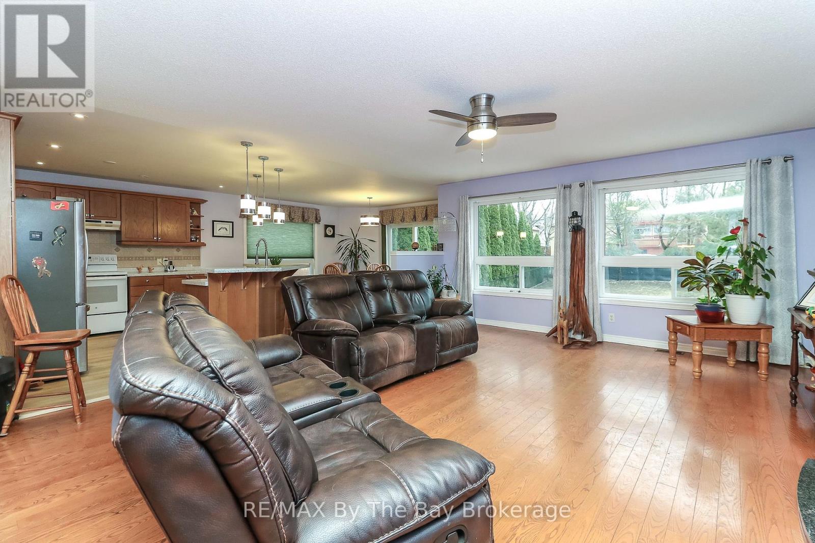 435 Ramblewood Drive, Wasaga Beach, Ontario  L9Z 1P3 - Photo 5 - S12962904