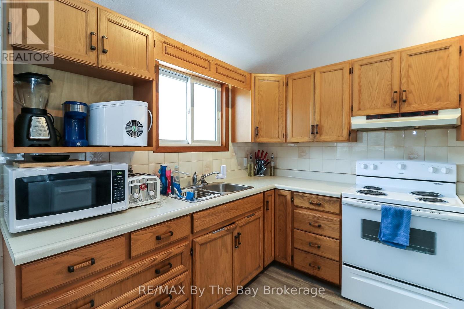 84 32nd Street N, Wasaga Beach, Ontario  L9Z 2C4 - Photo 15 - S12962910