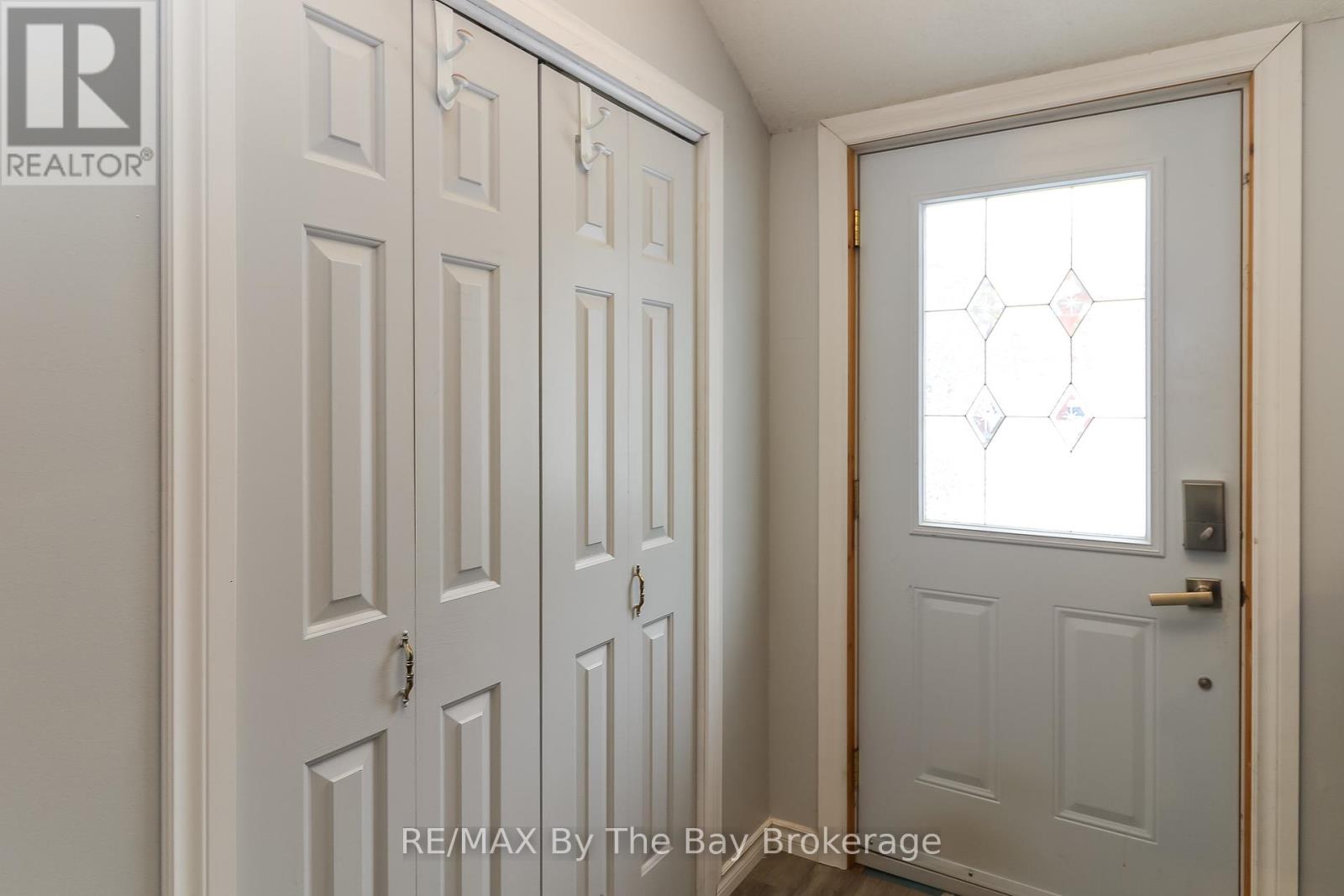 84 32nd Street N, Wasaga Beach, Ontario  L9Z 2C4 - Photo 9 - S12962910