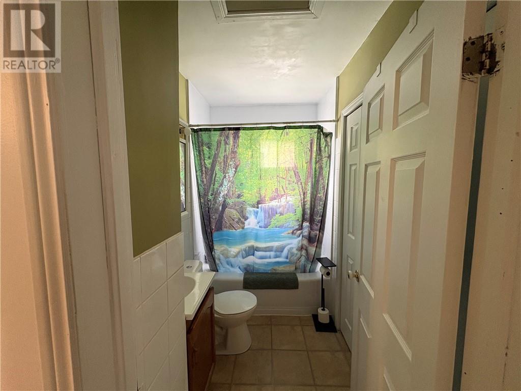 877 Martindale, Greater Sudbury, Ontario  P3E 4H9 - Photo 8 - 2127003