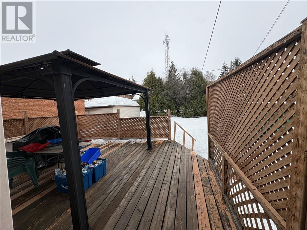 877 Martindale, Greater Sudbury, Ontario  P3E 4H9 - Photo 2 - 2127003