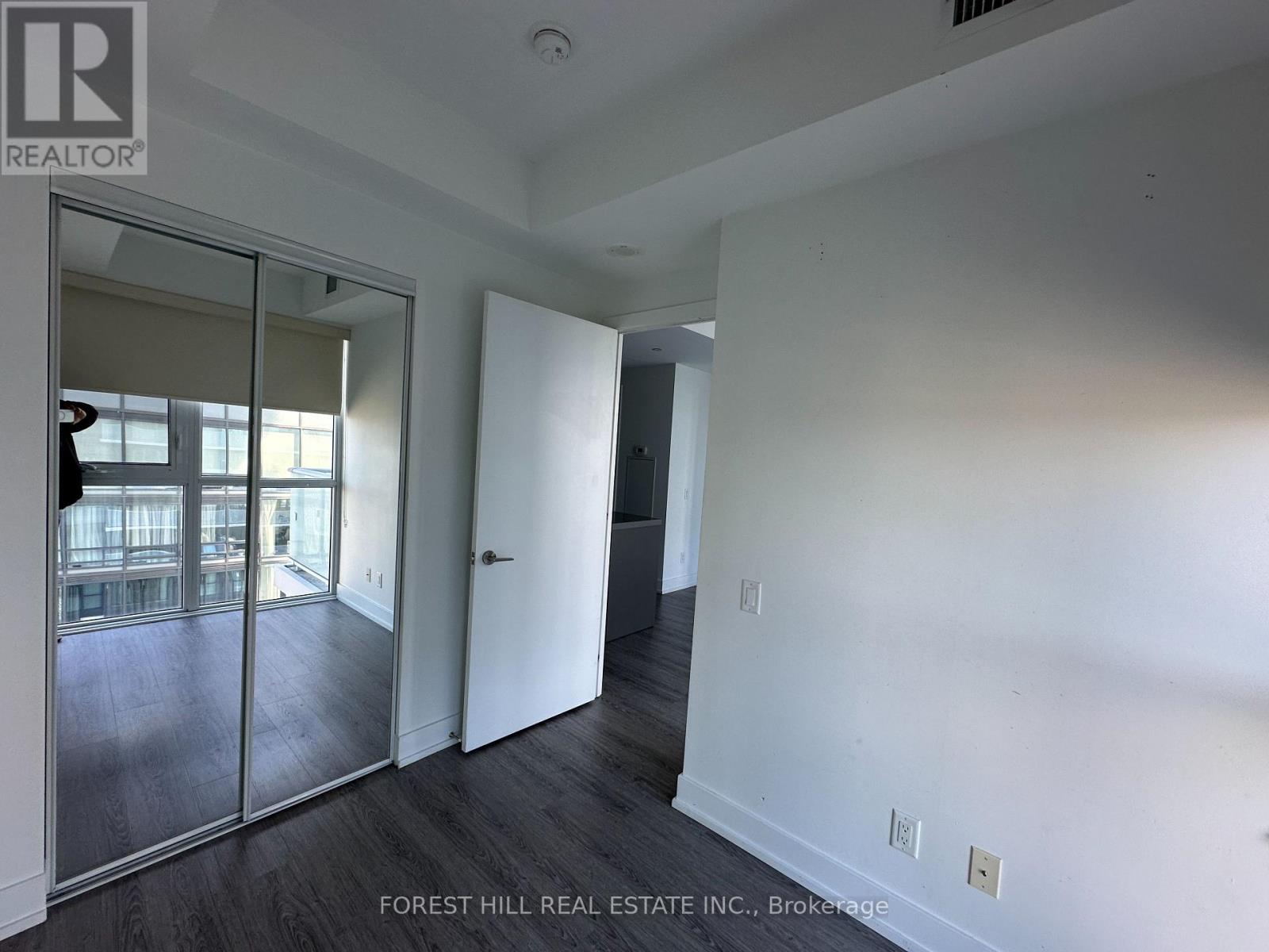 5501 - 7 Grenville Street, Toronto, Ontario  M4Y 1A1 - Photo 12 - C12962862