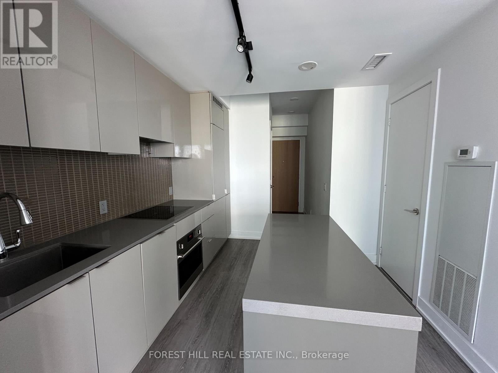 5501 - 7 Grenville Street, Toronto, Ontario  M4Y 1A1 - Photo 6 - C12962862