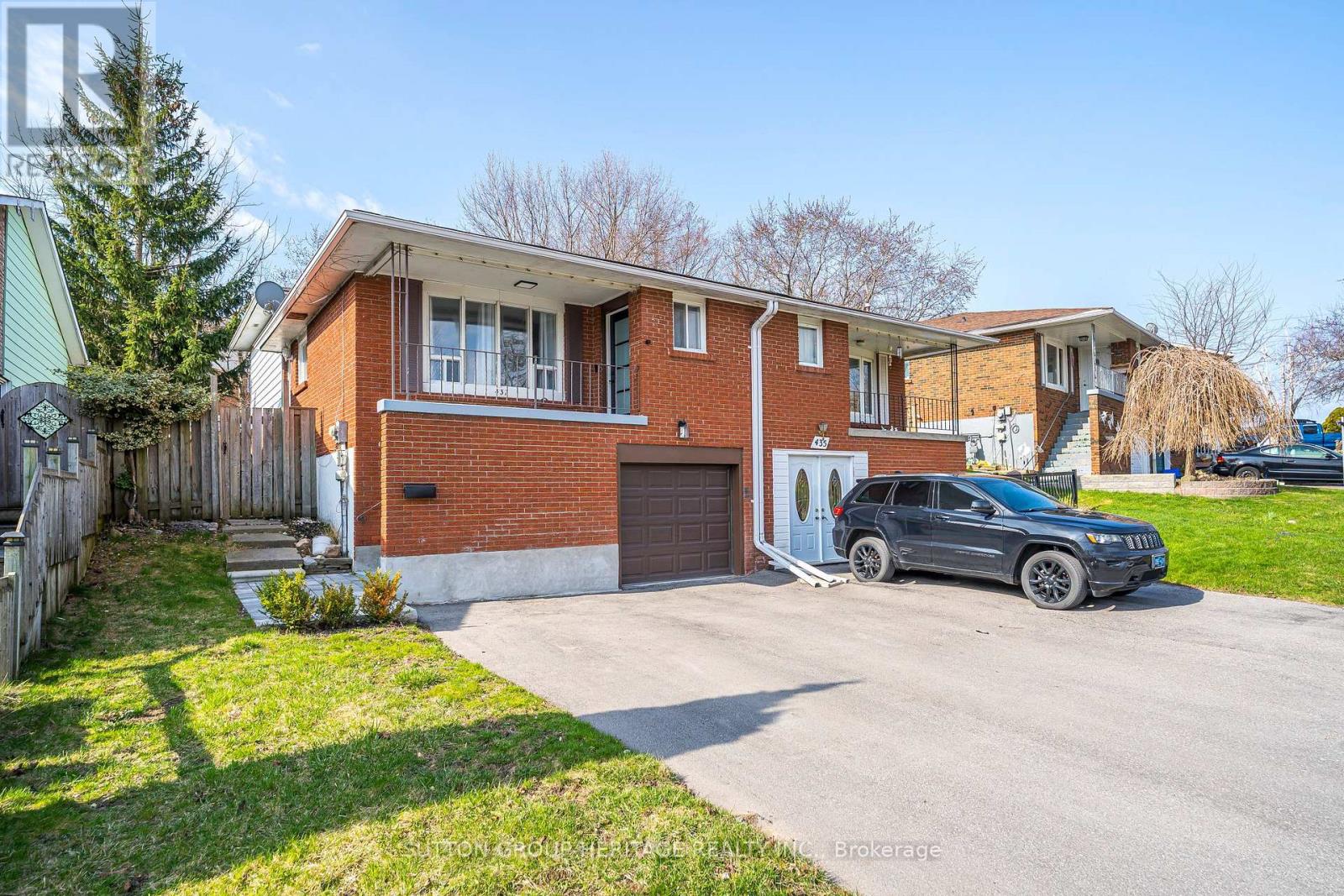 437 SEDAN CRESCENT, Oshawa, Ontario